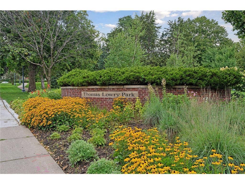 400 Groveland Avenue, #2313, 45, Minneapolis, MN 55403 Thomas Lowry Park