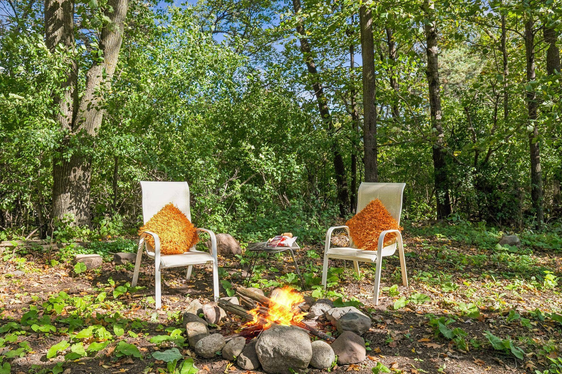 2931 Cedar Knoll Court, Minnetonka, MN 55305 Enjoy a bonfire at "The Overlook."