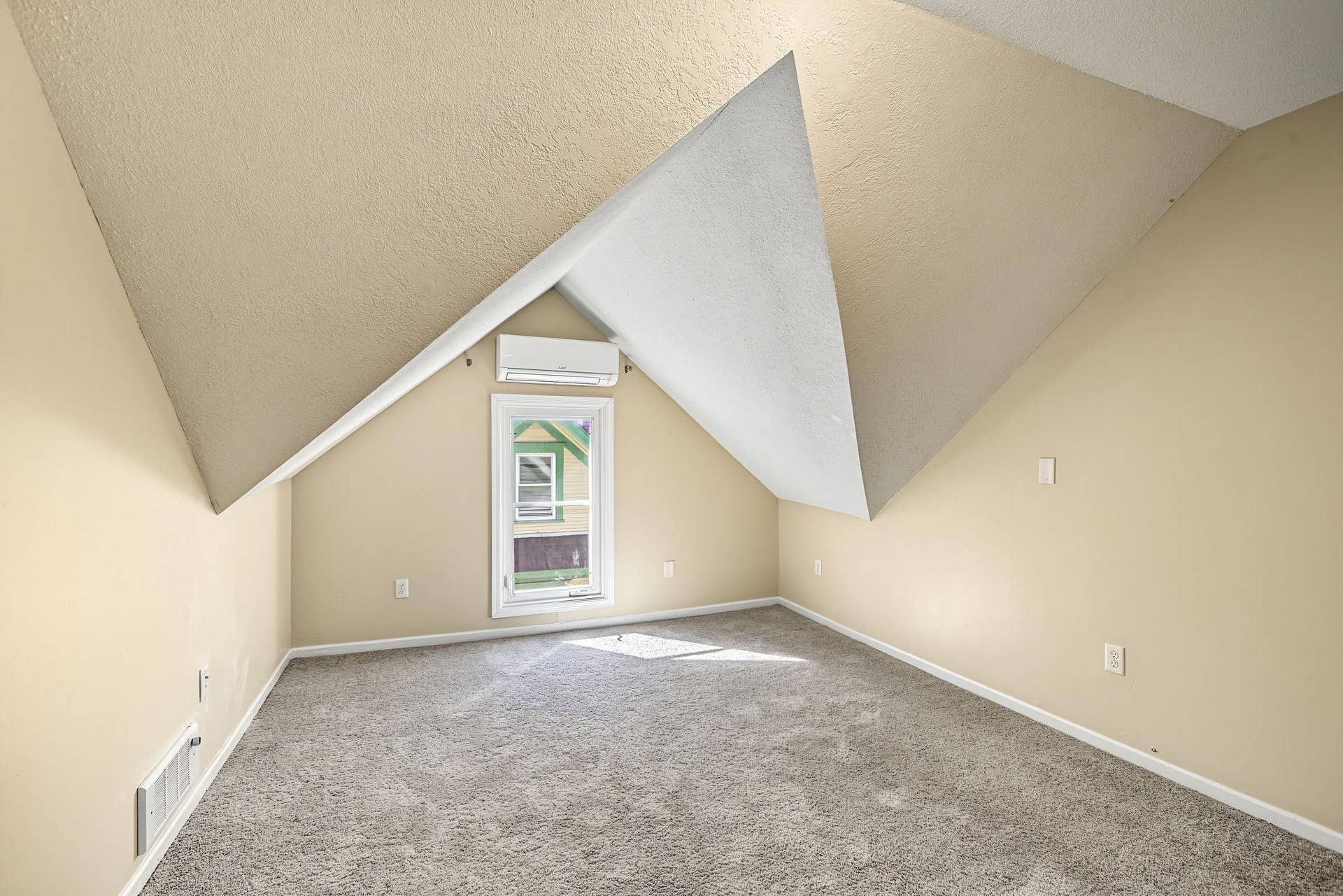 670 Conway Street, 90, Saint Paul, MN 55106 42-web-or-mls-670 Conway (42).jpg