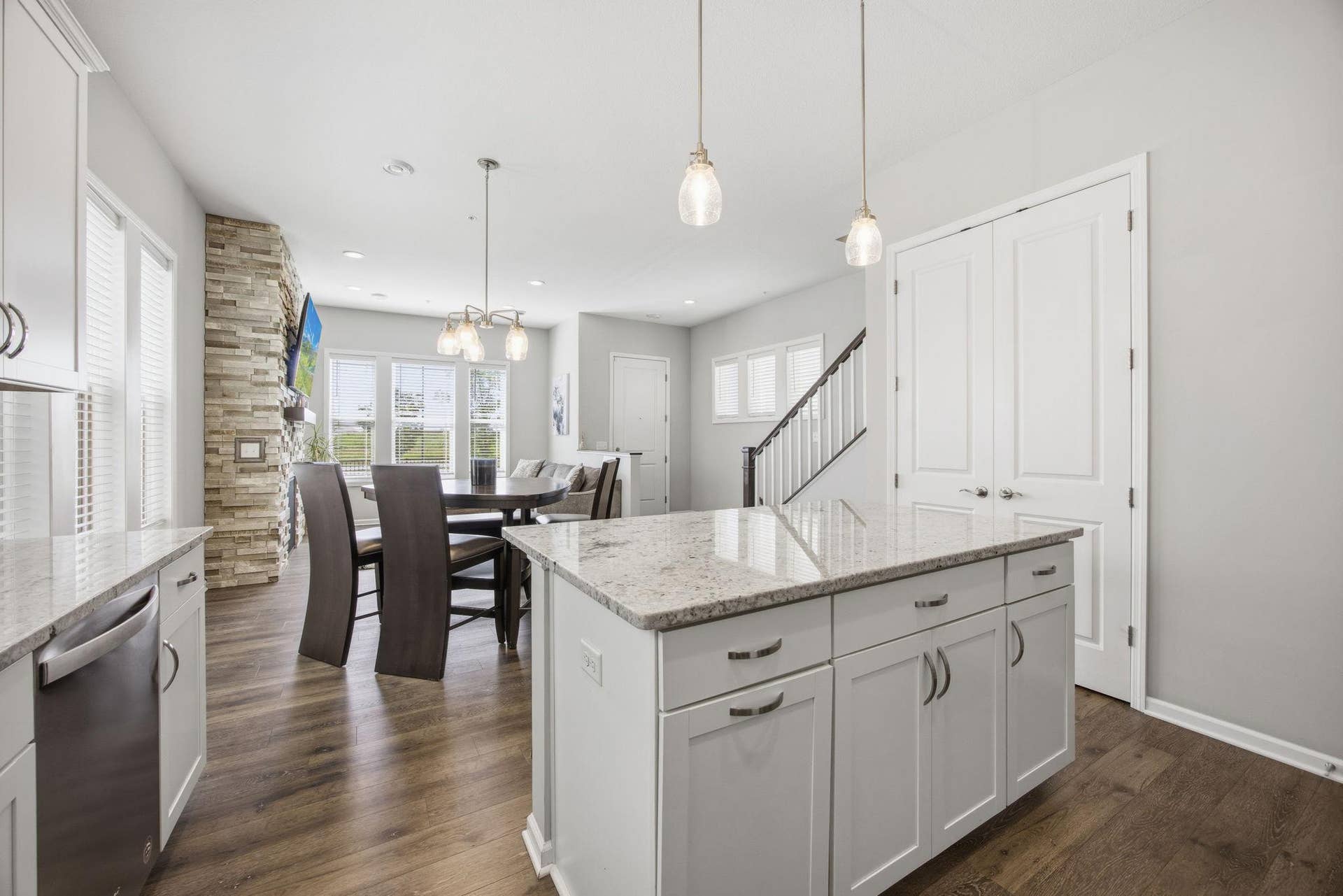 8164 Arrowwood Lane N, Maple Grove, MN 55369 8164 Arrowwood Lane N, Maple Grove, MN 55369