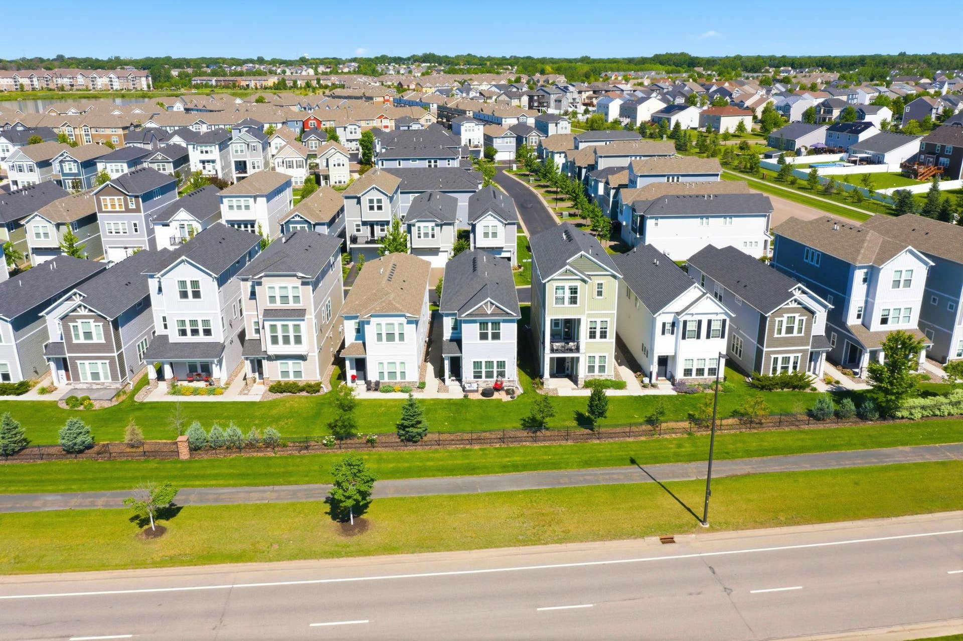 8164 Arrowwood Lane N, Maple Grove, MN 55369 8164 Arrowwood Lane N, Maple Grove, MN 55369