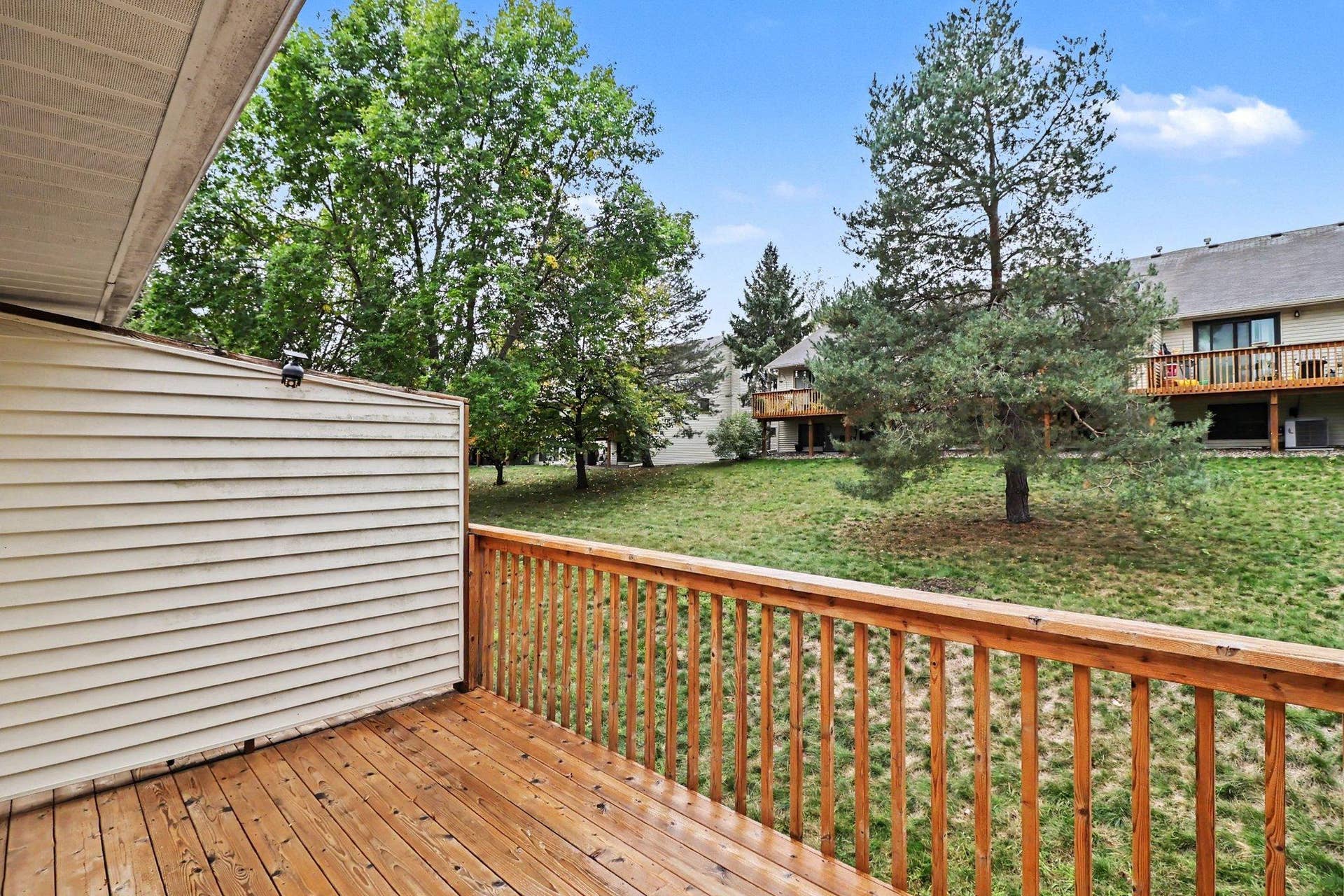 2053 Edgerton Street, Maplewood, MN 55117 2053 Edgerton Street, Maplewood, MN 55117