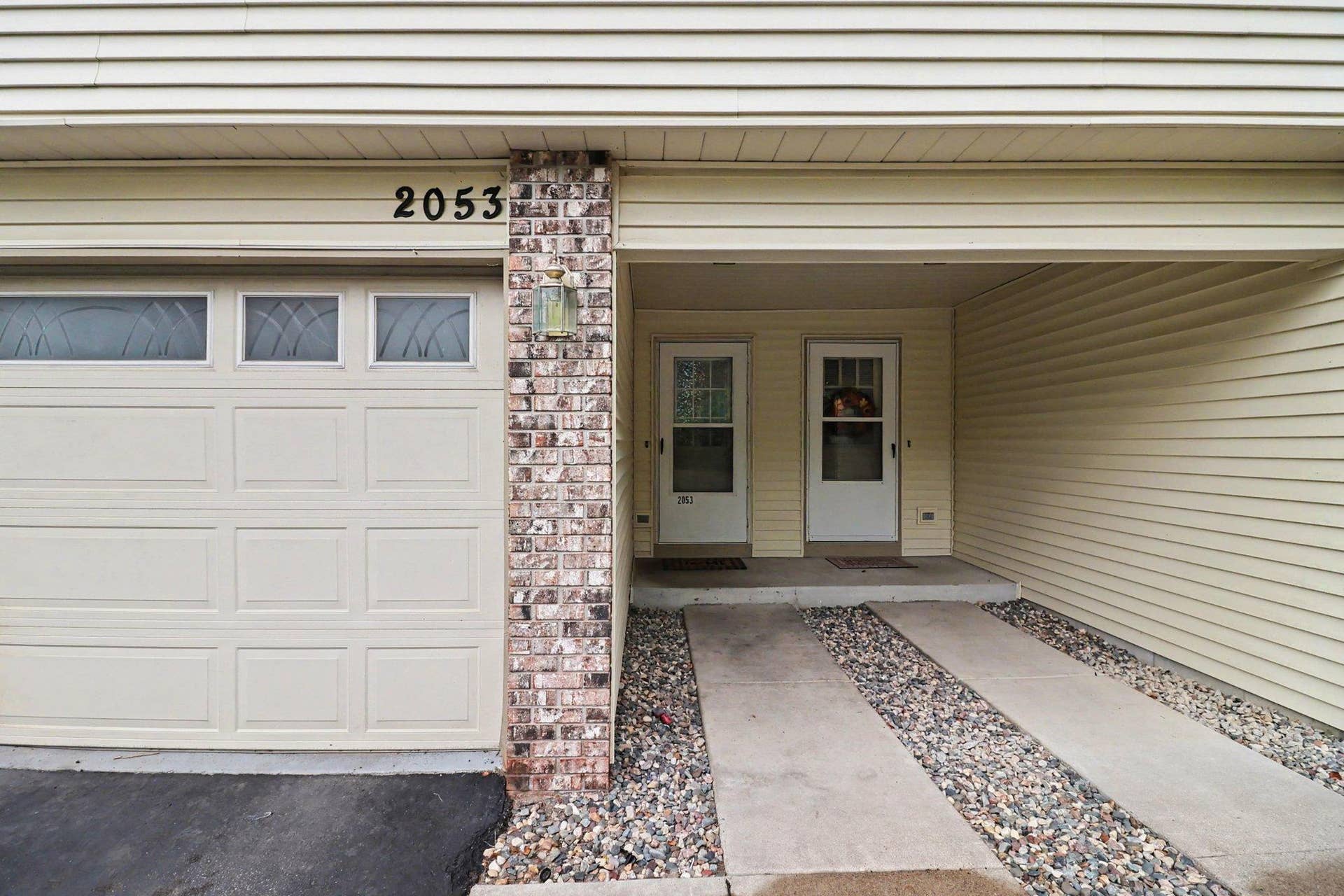 2053 Edgerton Street, Maplewood, MN 55117 2053 Edgerton Street, Maplewood, MN 55117