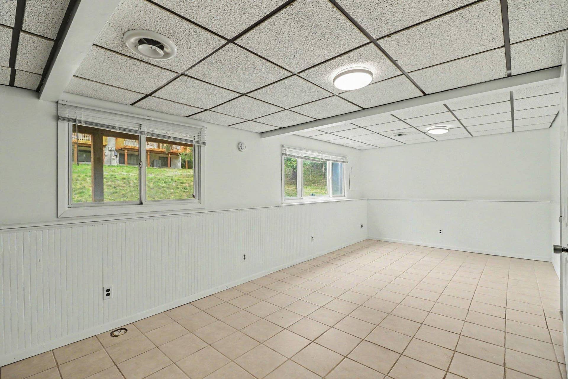 2053 Edgerton Street, Maplewood, MN 55117 2053 Edgerton Street, Maplewood, MN 55117
