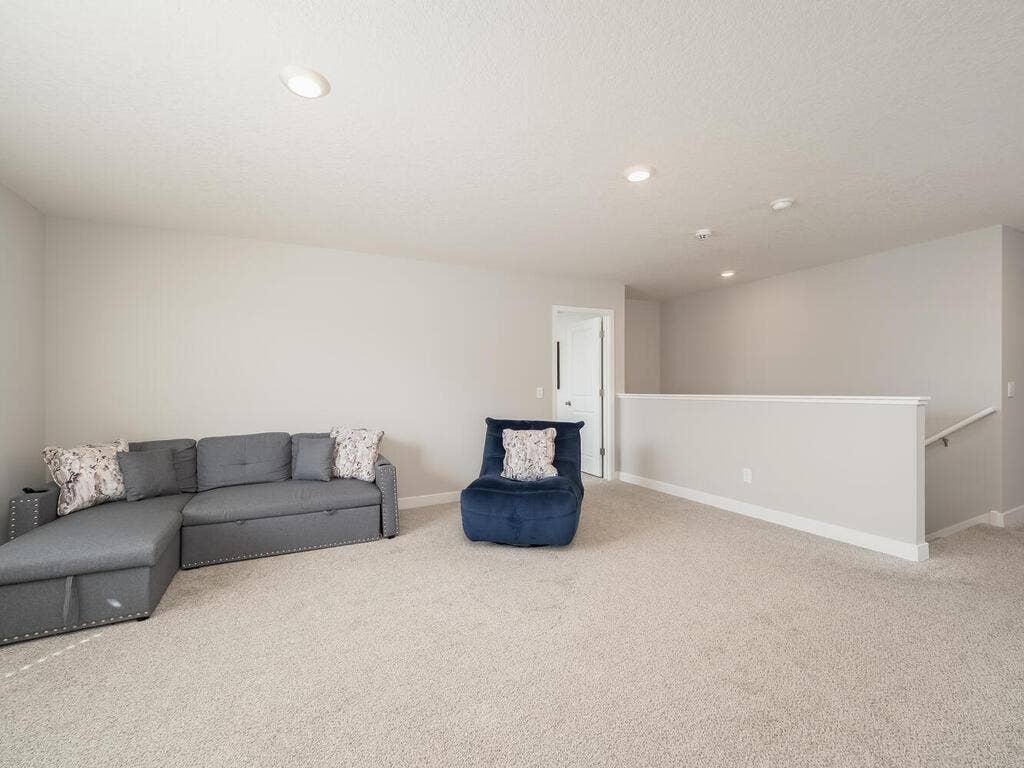 10691 Bent Pine Lane, Woodbury, MN 55129 10691 Bent Pne Ln Woodbury MN 55129 USA-023-023-Loft-MLS_Size.jpg