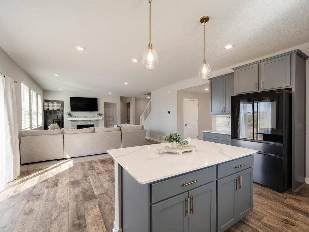 10691 Bent Pine Lane, Woodbury, MN 55129 10691 Bent Pne Ln Woodbury MN 55129 USA-012-020-Kitchen-MLS_Size.jpg