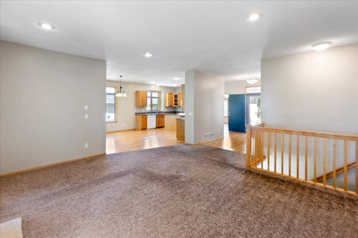 16891 88th Avenue N, Maple Grove, MN 55311 14-013.jpg