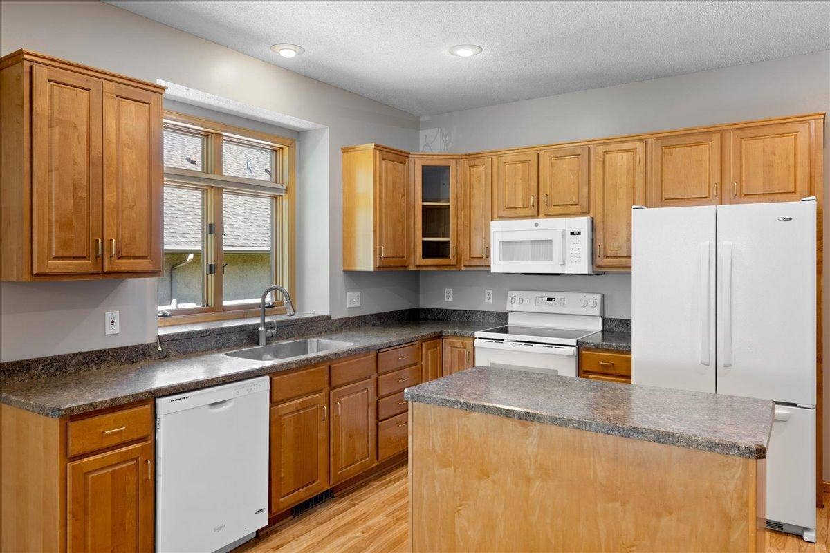 16891 88th Avenue N, Maple Grove, MN 55311 18-016.jpg