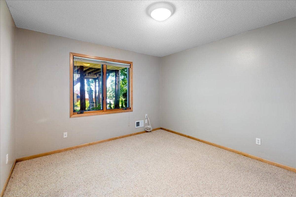 16891 88th Avenue N, Maple Grove, MN 55311 42-036.jpg