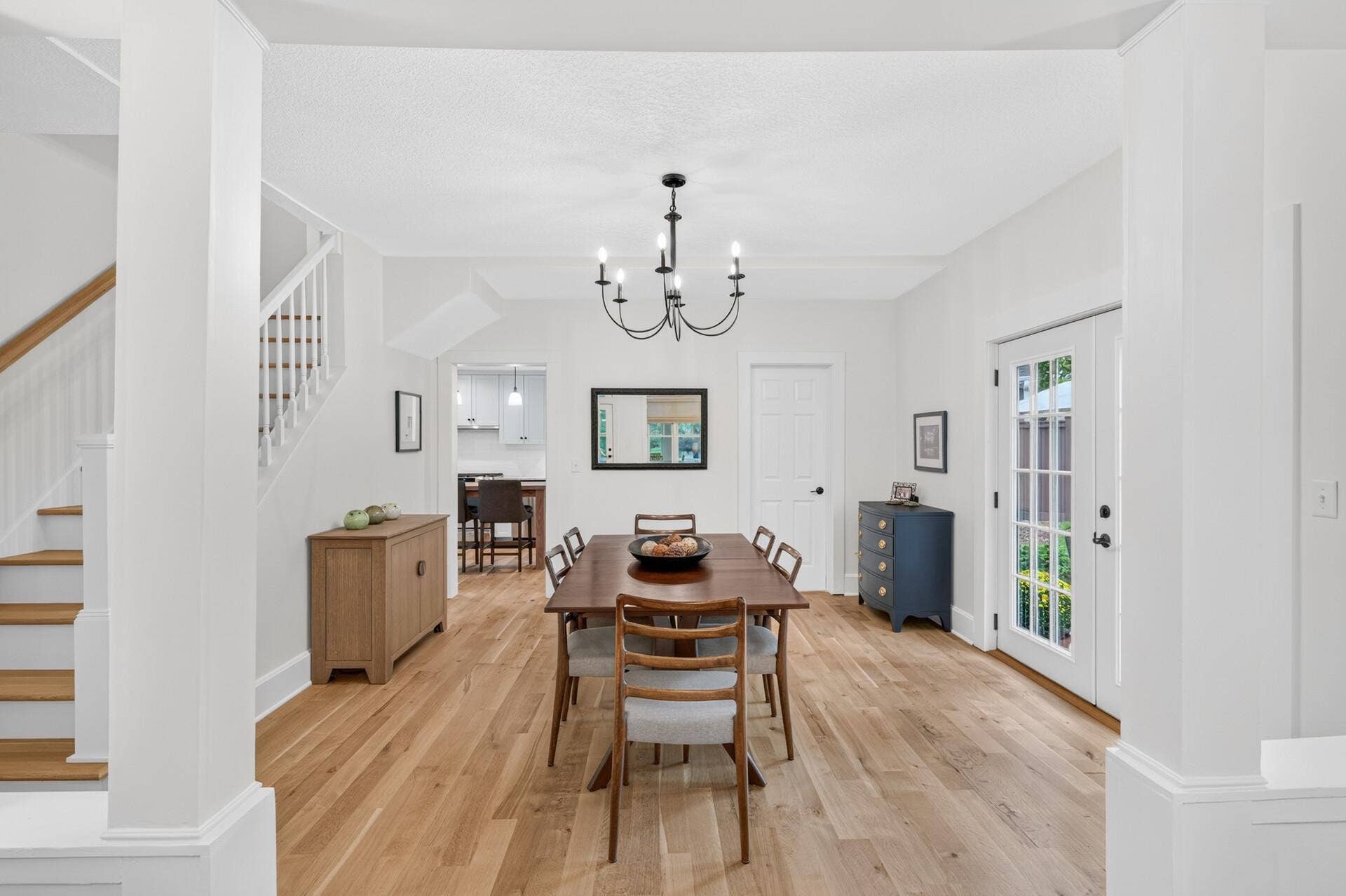 1835 Stillwater Street, White Bear Lake, MN 55110 Warm white oak hardwood floors flow throughout the main level, adding warmth & timeless appeal.