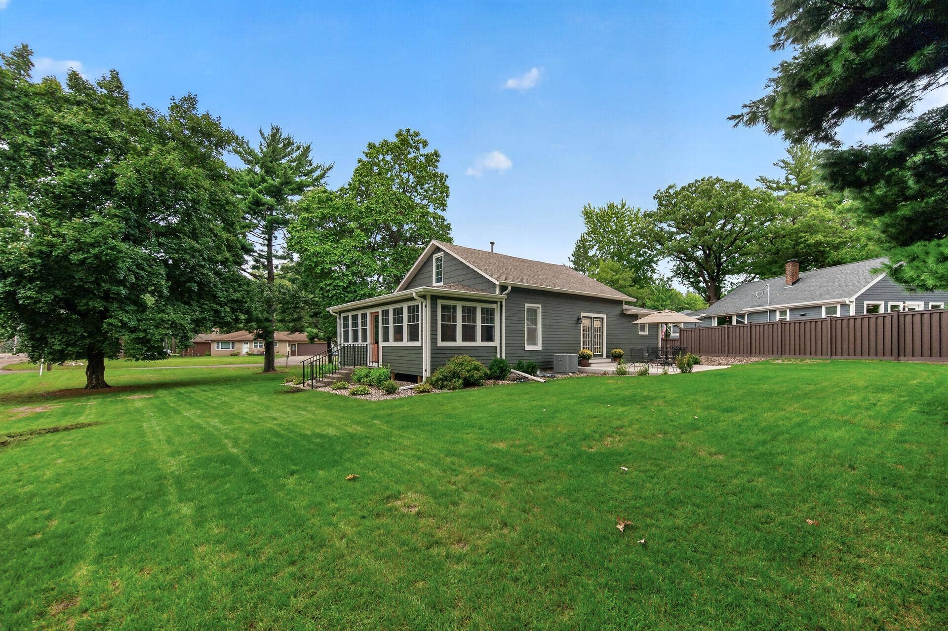 1835 Stillwater Street, White Bear Lake, MN 55110 Welcome to 1835 Stillwater St
