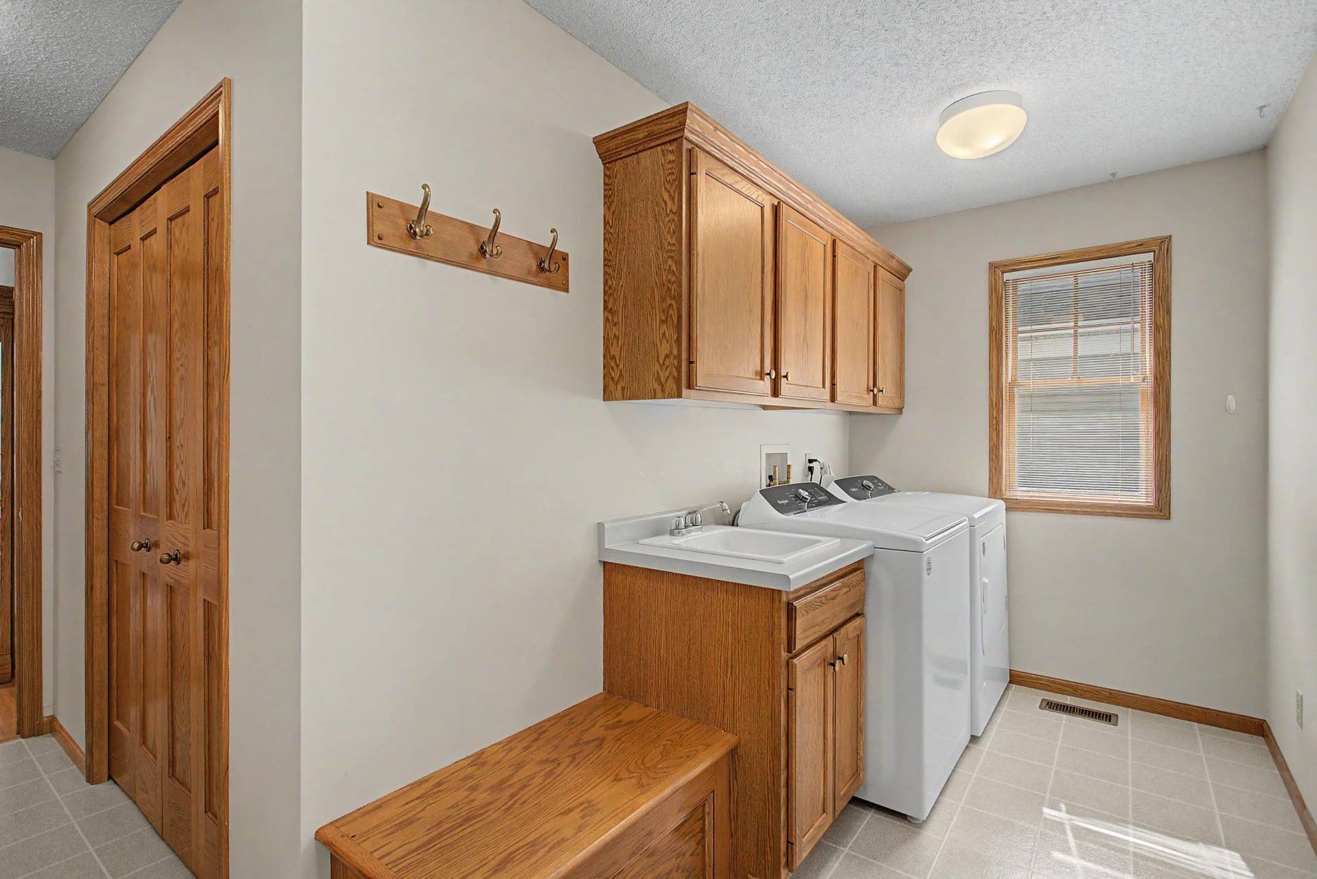 9753 Wedgewood Circle, Woodbury, MN 55125 9753 Wedgewood Circle, Woodbury, MN 55125