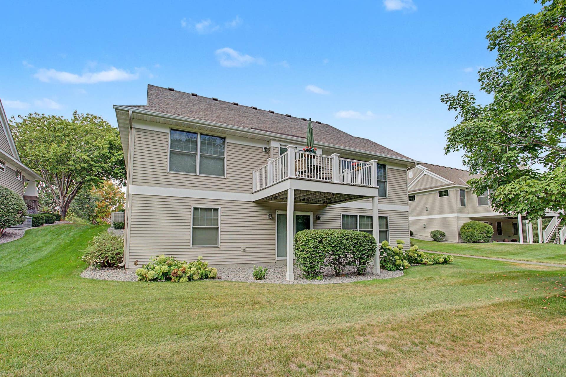 9753 Wedgewood Circle, Woodbury, MN 55125 9753 Wedgewood Circle, Woodbury, MN 55125