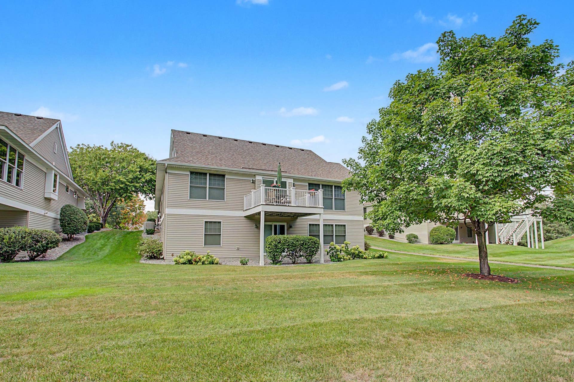 9753 Wedgewood Circle, Woodbury, MN 55125 9753 Wedgewood Circle, Woodbury, MN 55125