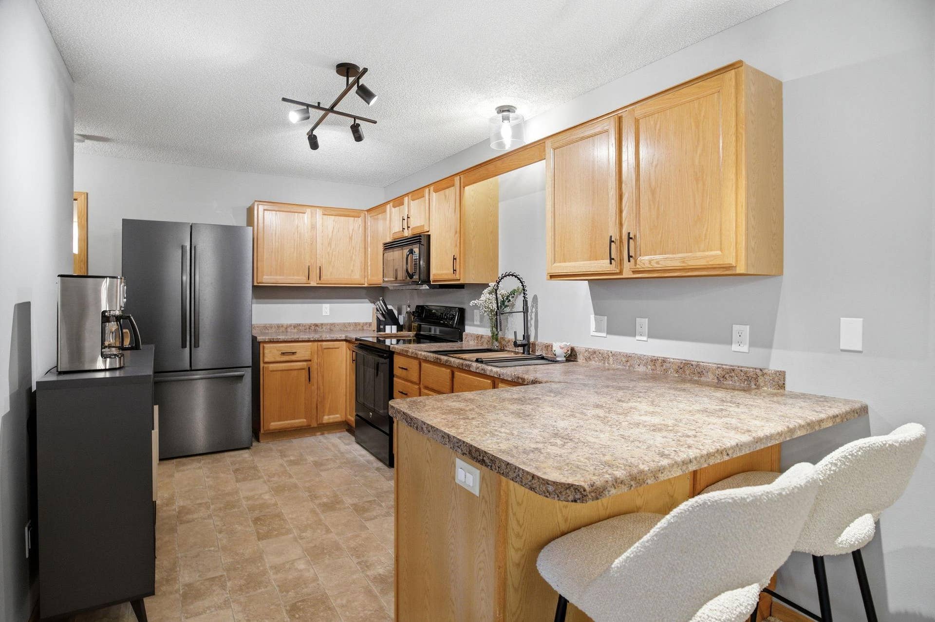 8854 Spring Lane, Woodbury, MN 55125 8854 Spring Lane, Woodbury, MN 55125