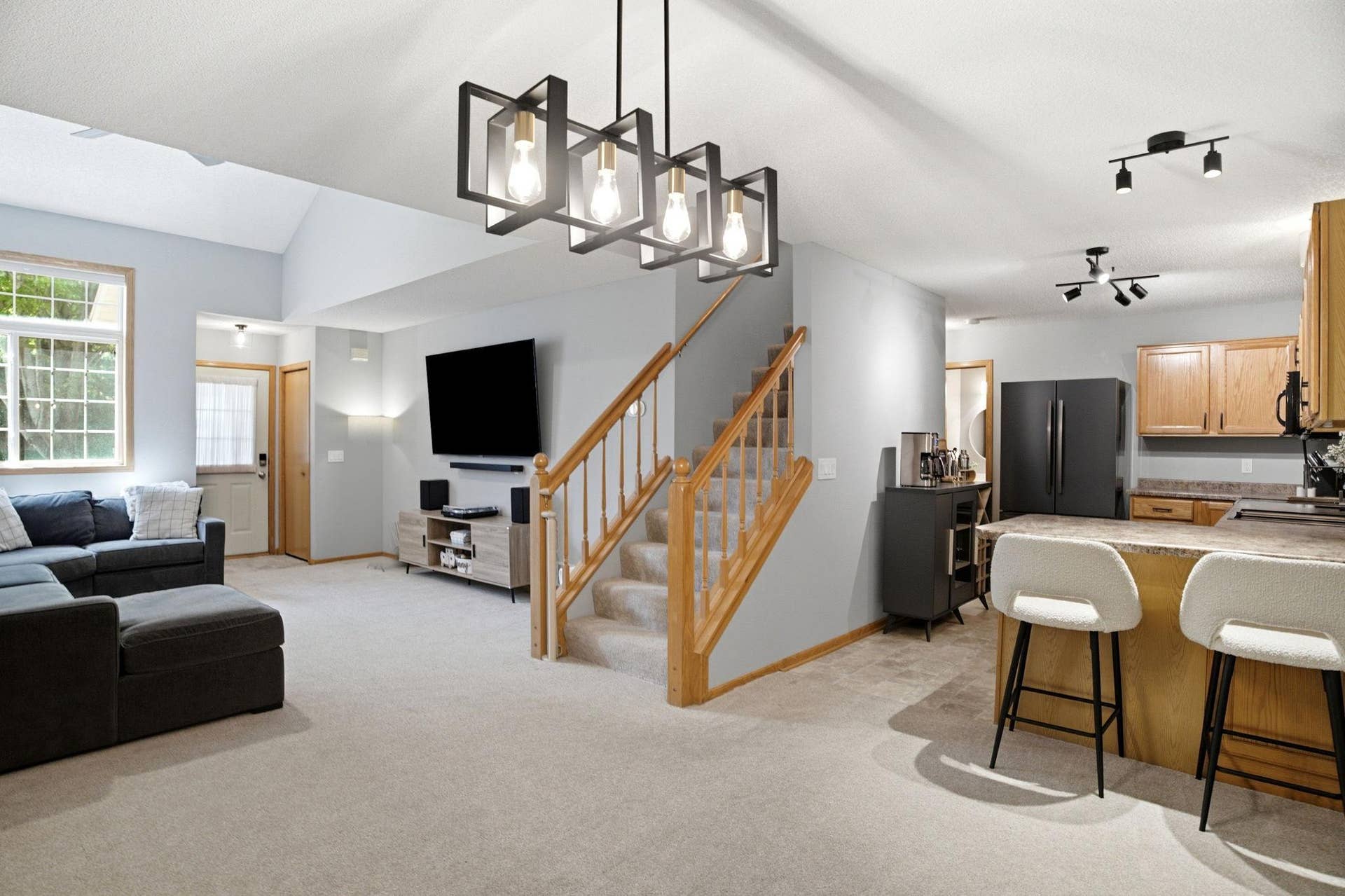 8854 Spring Lane, Woodbury, MN 55125 8854 Spring Lane, Woodbury, MN 55125