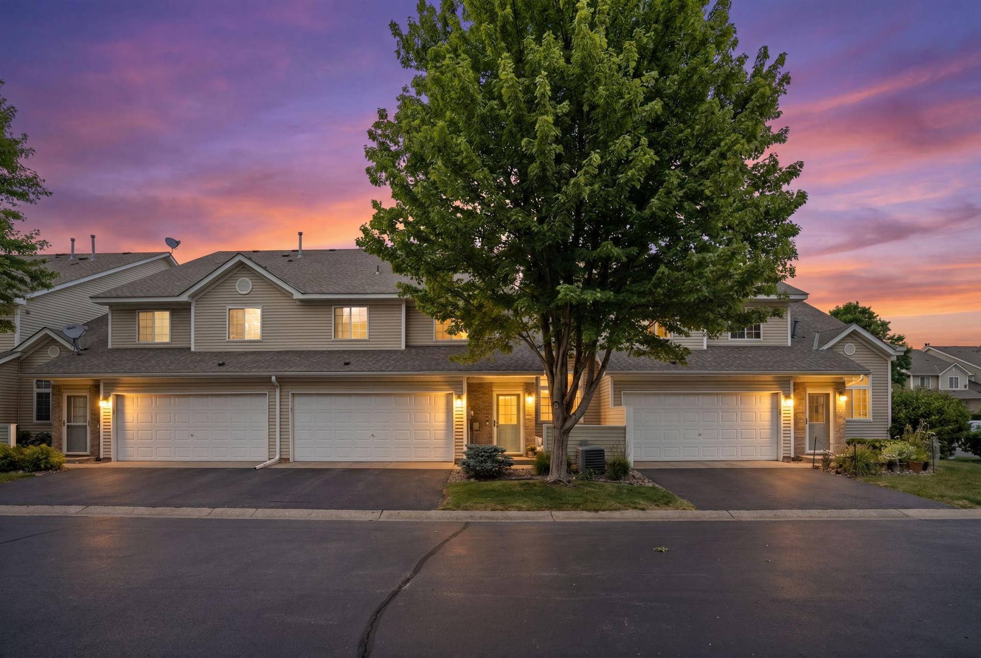 8854 Spring Lane, Woodbury, MN 55125 8854 Spring Lane, Woodbury, MN 55125