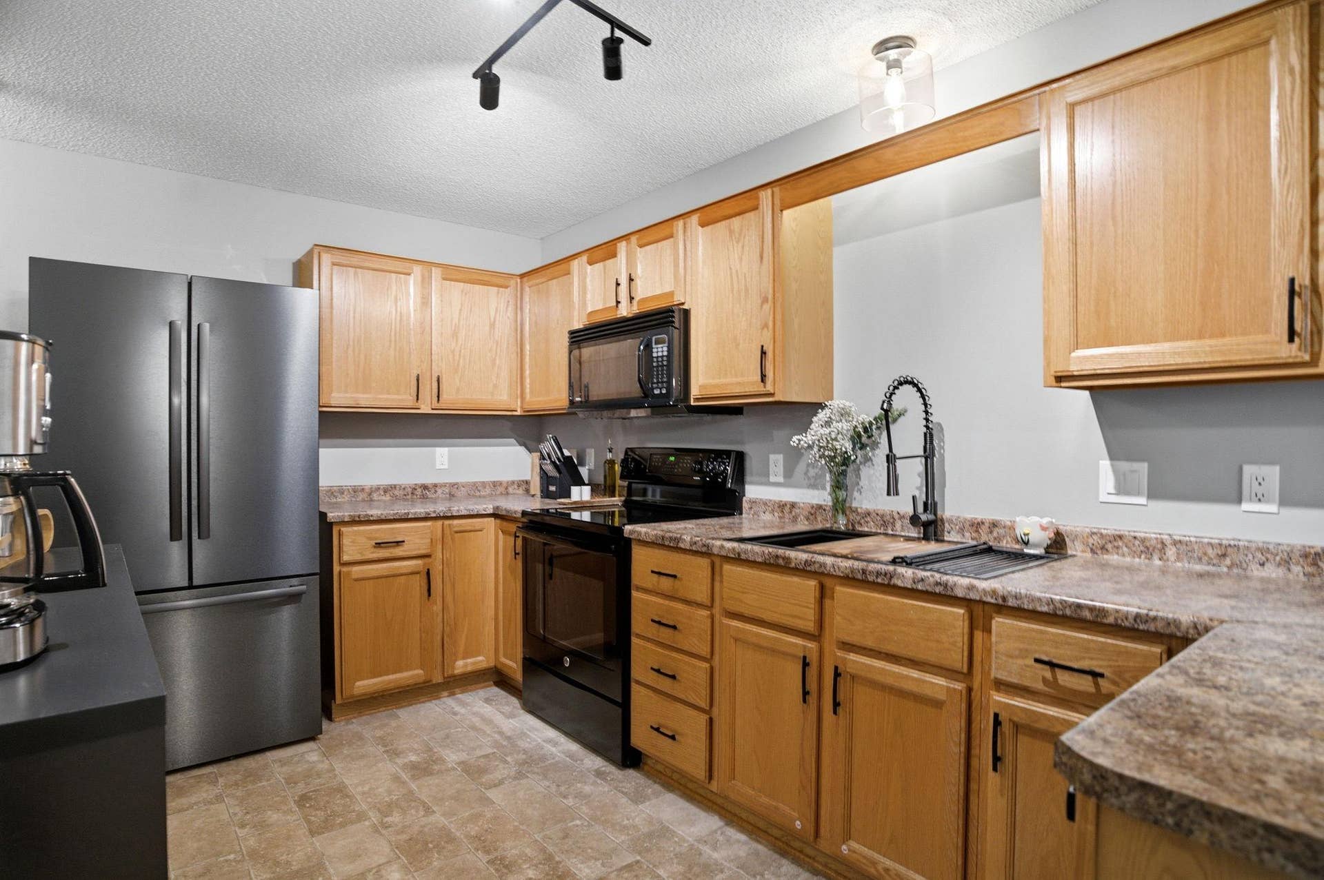 8854 Spring Lane, Woodbury, MN 55125 8854 Spring Lane, Woodbury, MN 55125