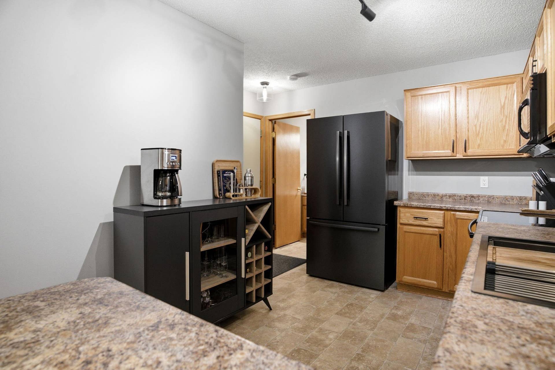 8854 Spring Lane, Woodbury, MN 55125 8854 Spring Lane, Woodbury, MN 55125