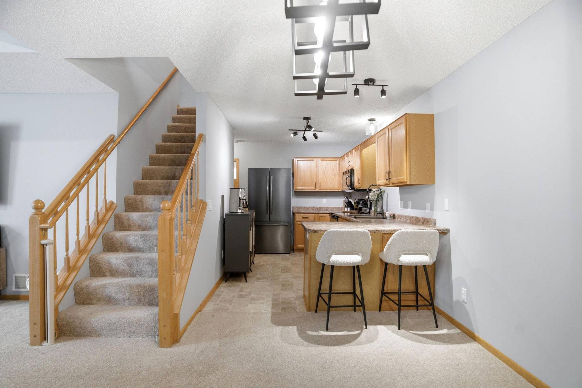 8854 Spring Lane, Woodbury, MN 55125 8854 Spring Lane, Woodbury, MN 55125