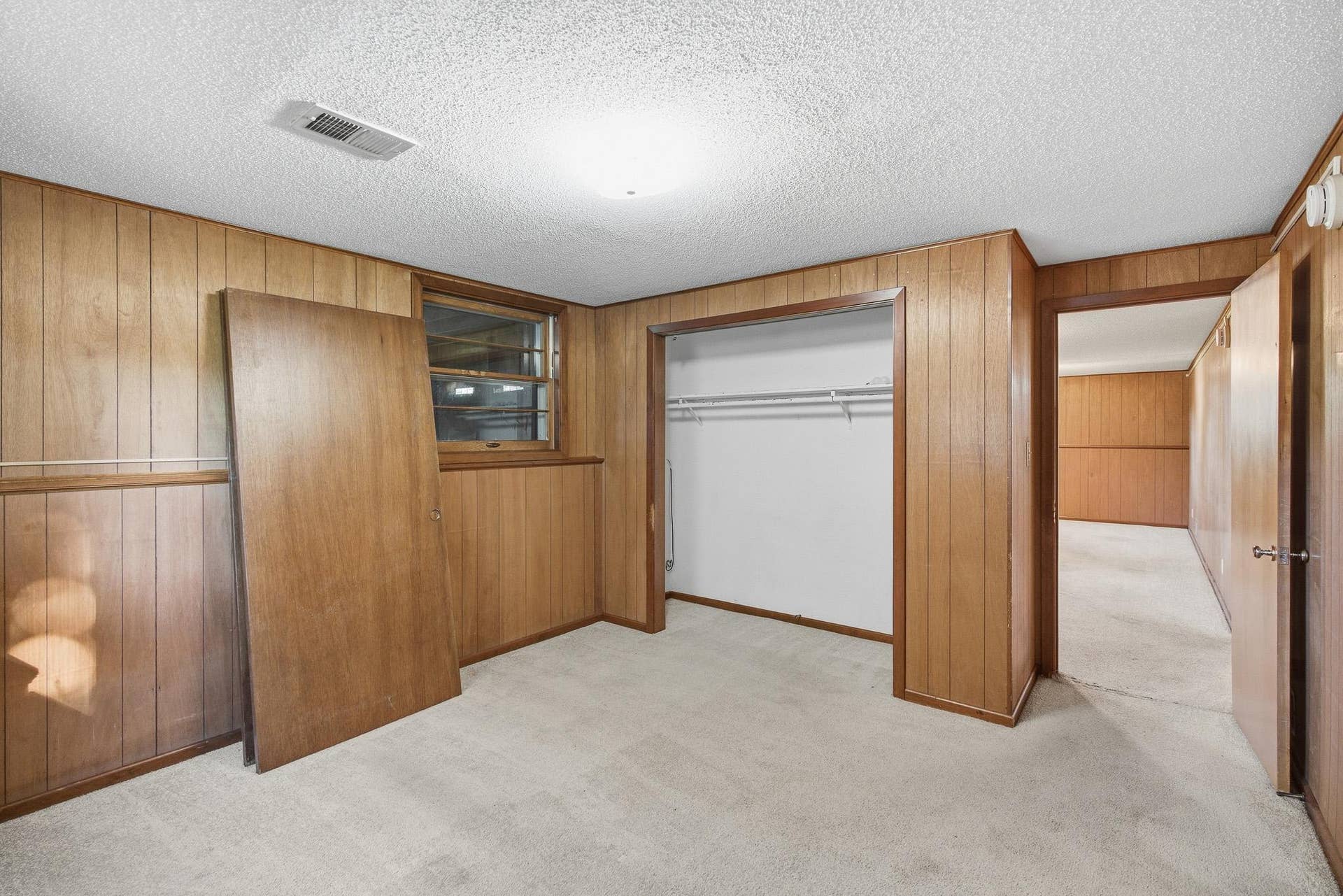 611 James Ave, Mankato, MN 56001 611 James Ave, Mankato, MN 56001
