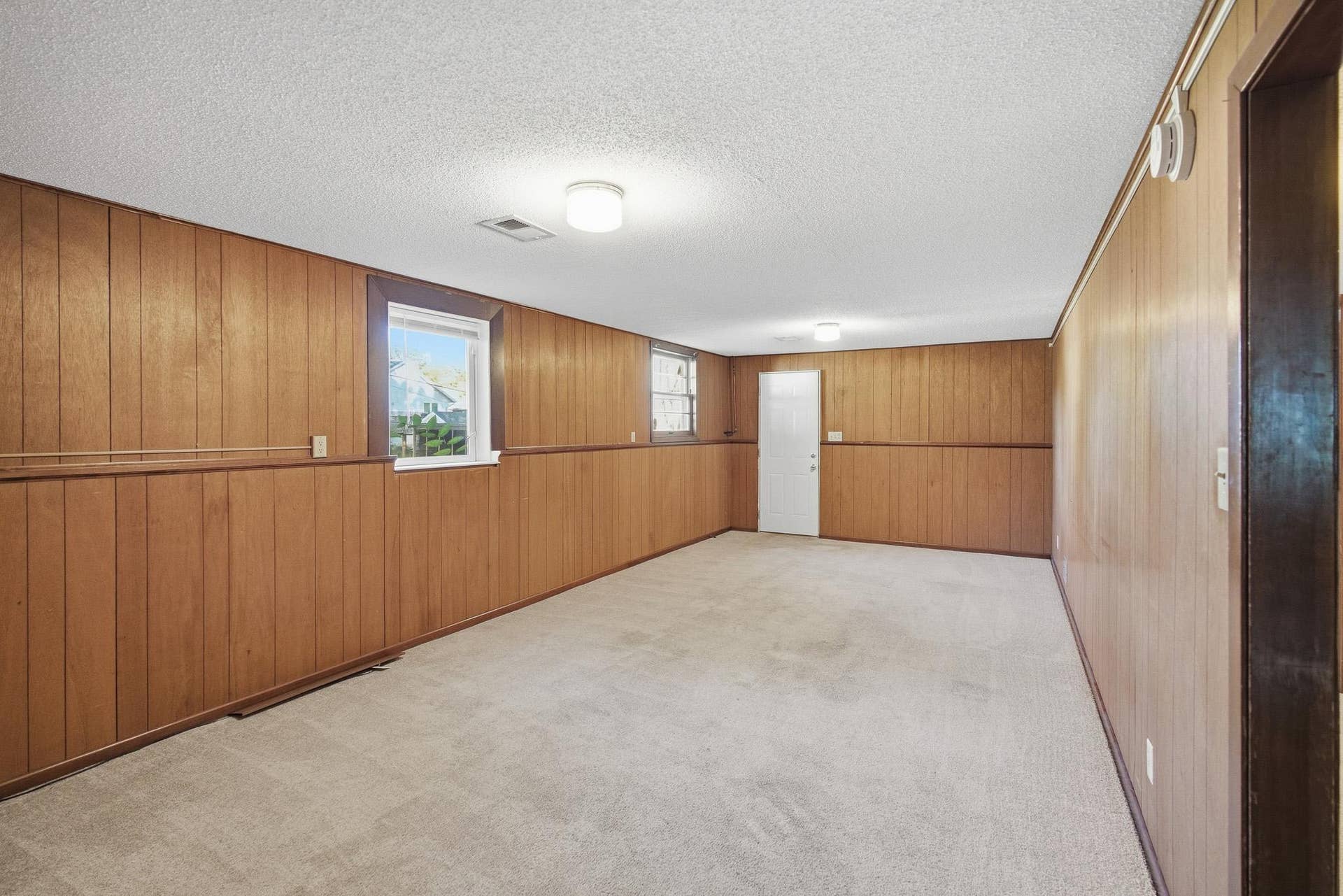 611 James Ave, Mankato, MN 56001 611 James Ave, Mankato, MN 56001