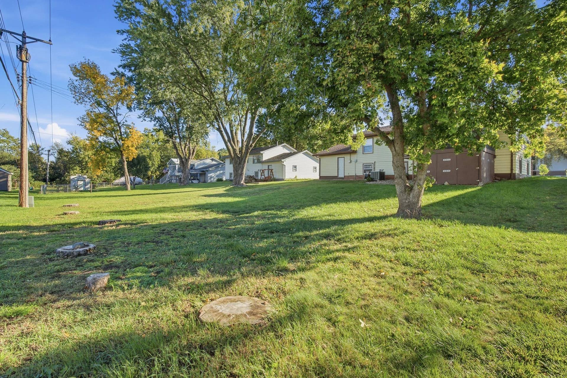 611 James Ave, Mankato, MN 56001 611 James Ave, Mankato, MN 56001