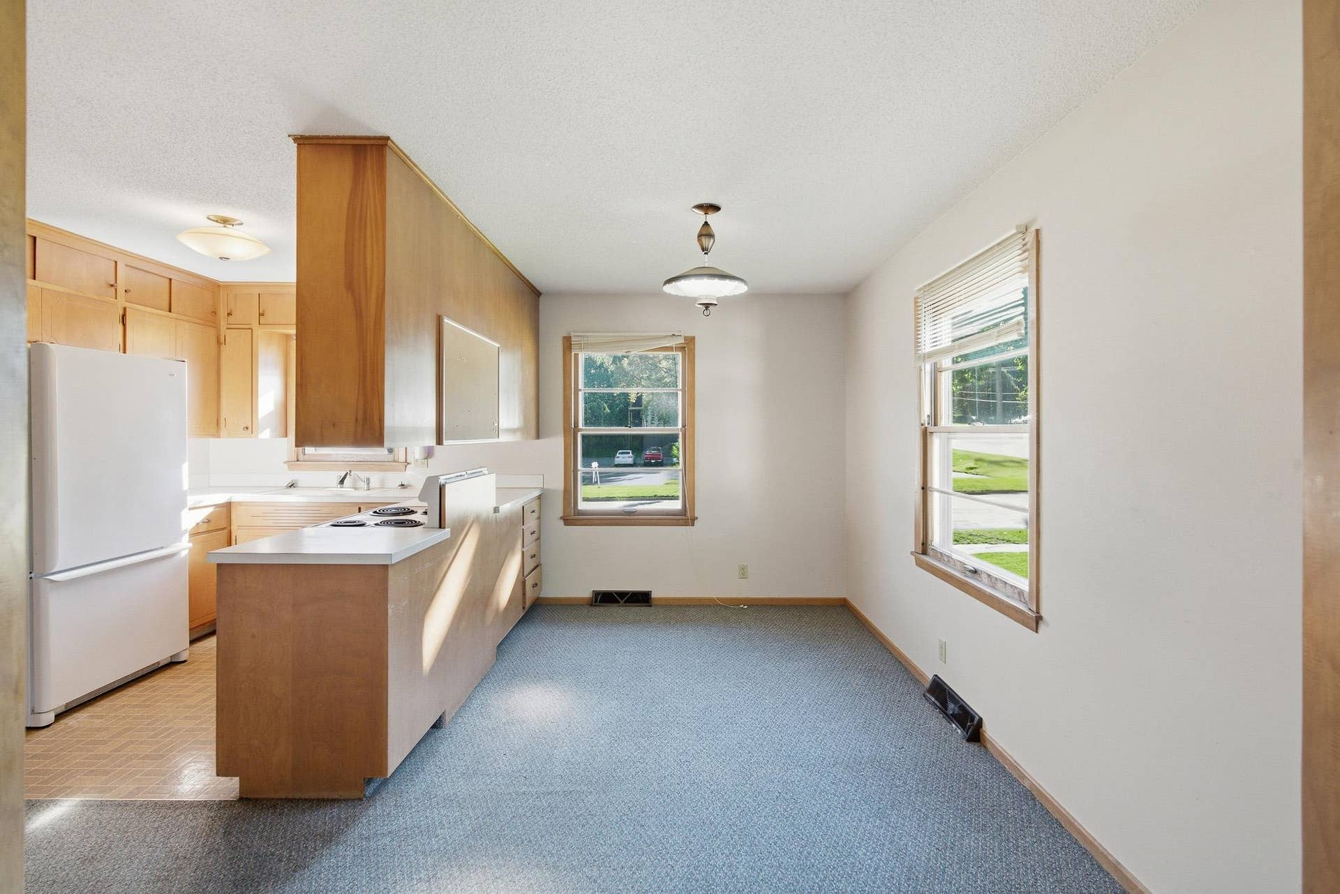 611 James Ave, Mankato, MN 56001 611 James Ave, Mankato, MN 56001