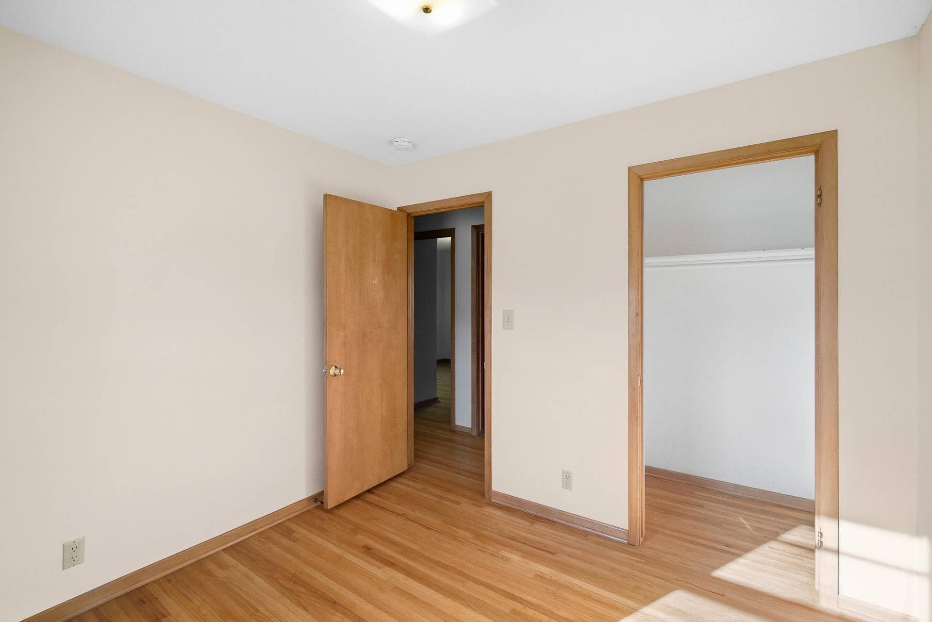 611 James Ave, Mankato, MN 56001 611 James Ave, Mankato, MN 56001