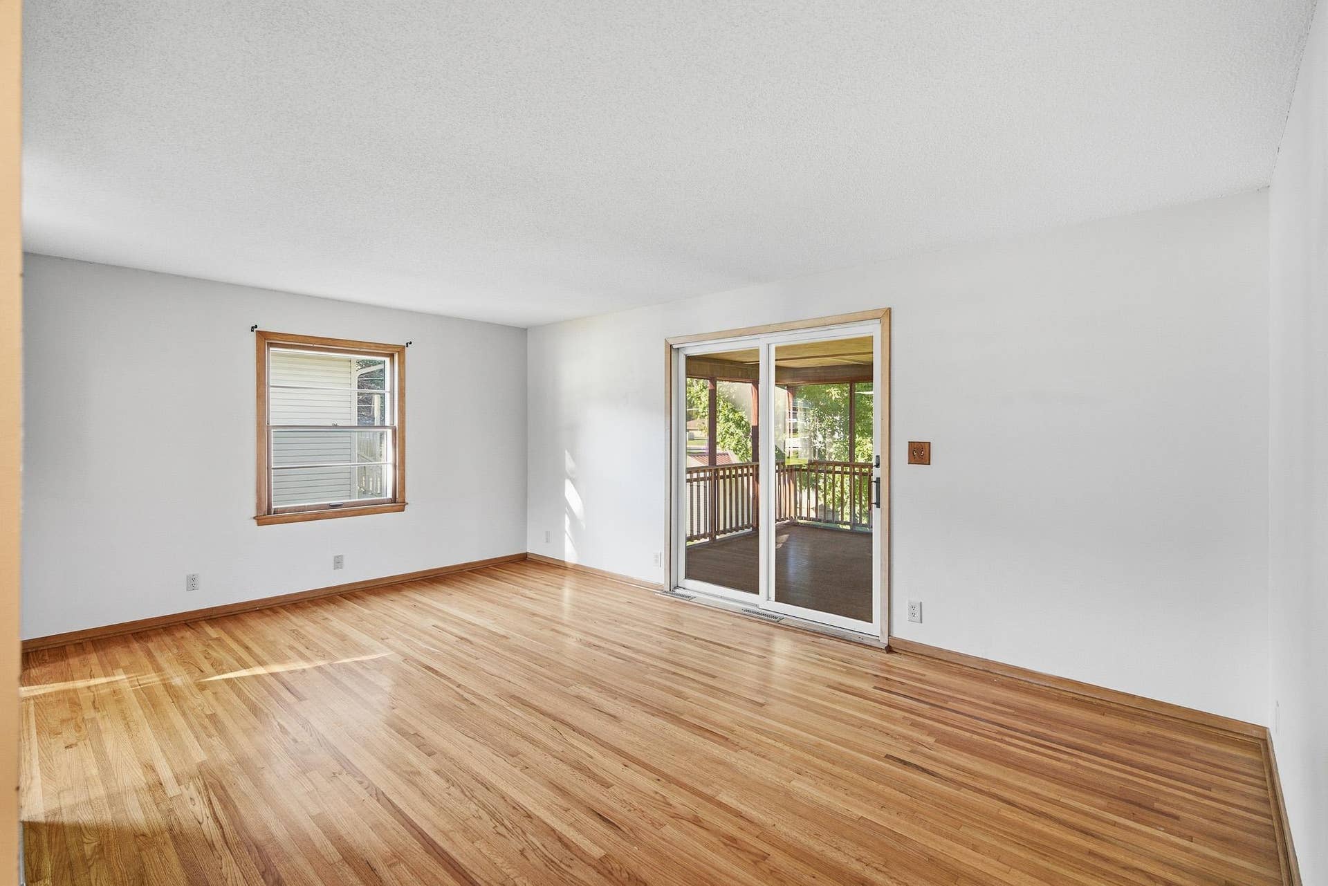 611 James Ave, Mankato, MN 56001 611 James Ave, Mankato, MN 56001
