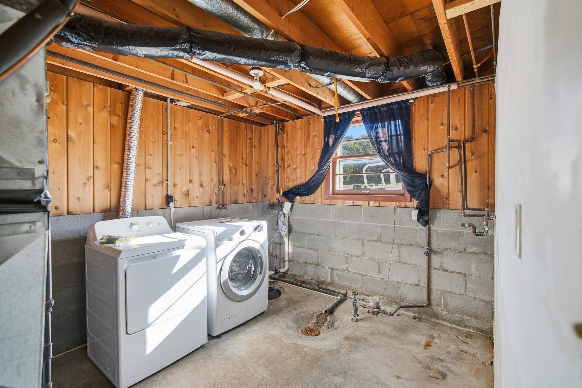 611 James Ave, Mankato, MN 56001 611 James Ave, Mankato, MN 56001