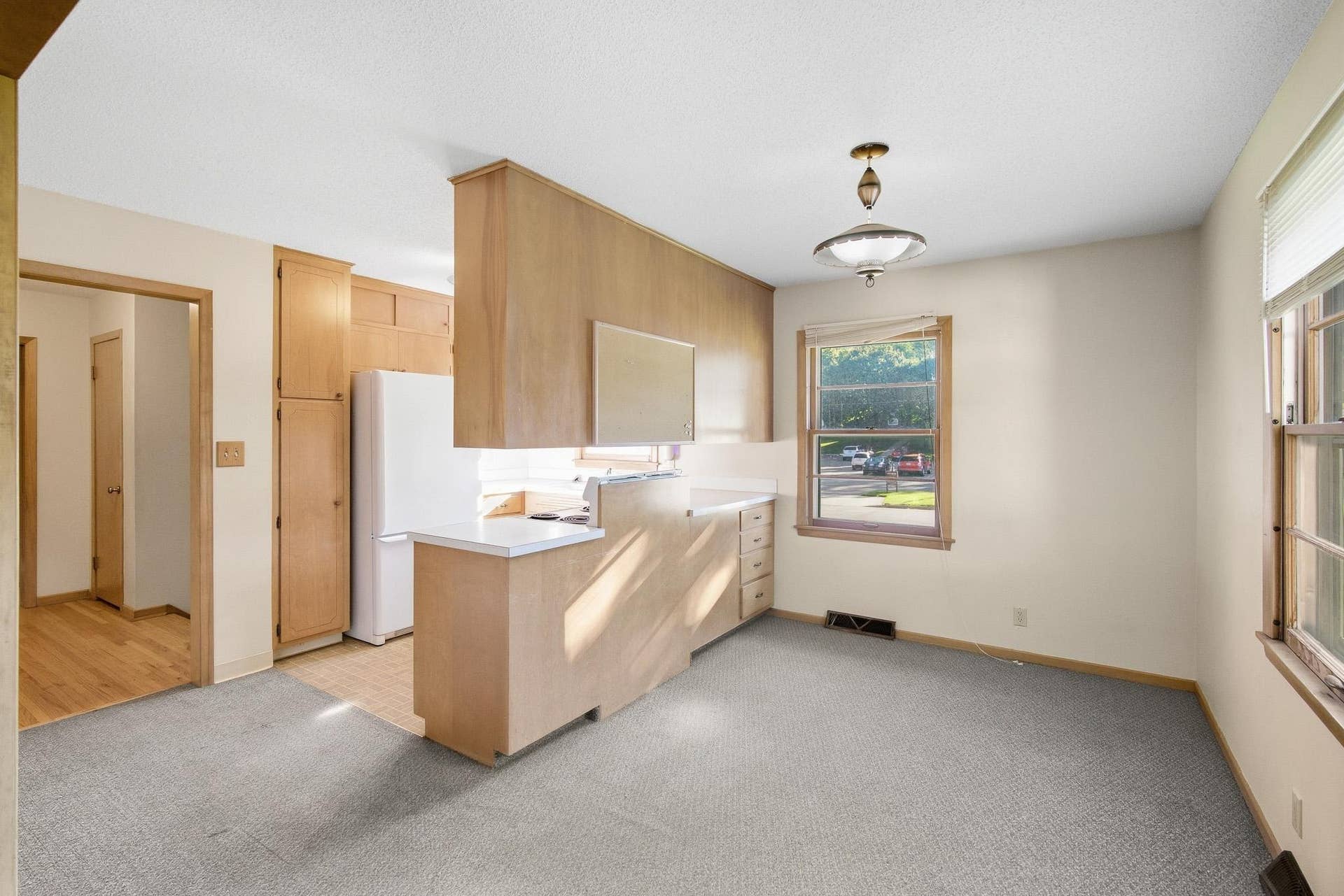 611 James Ave, Mankato, MN 56001 611 James Ave, Mankato, MN 56001