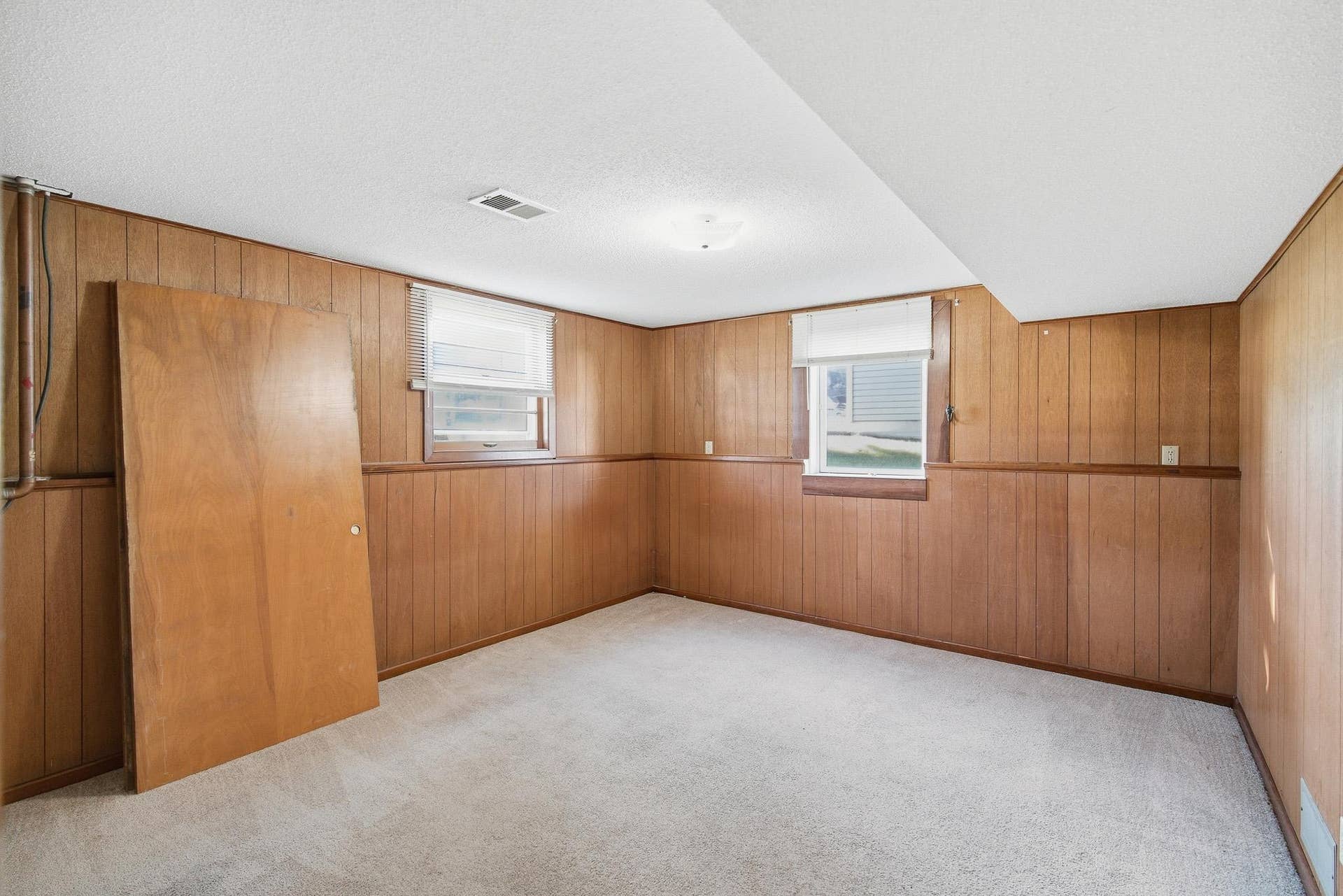 611 James Ave, Mankato, MN 56001 611 James Ave, Mankato, MN 56001