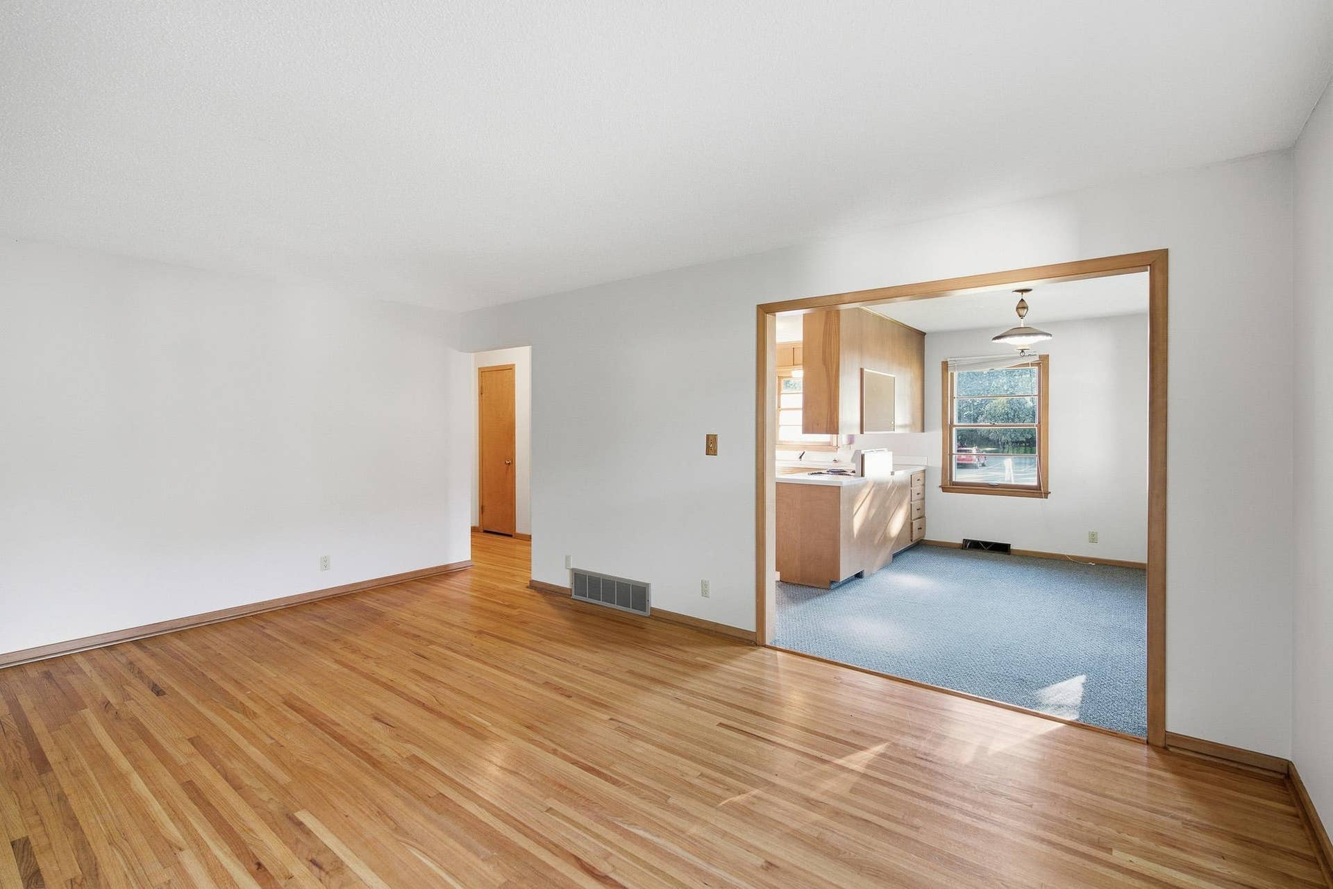 611 James Ave, Mankato, MN 56001 611 James Ave, Mankato, MN 56001