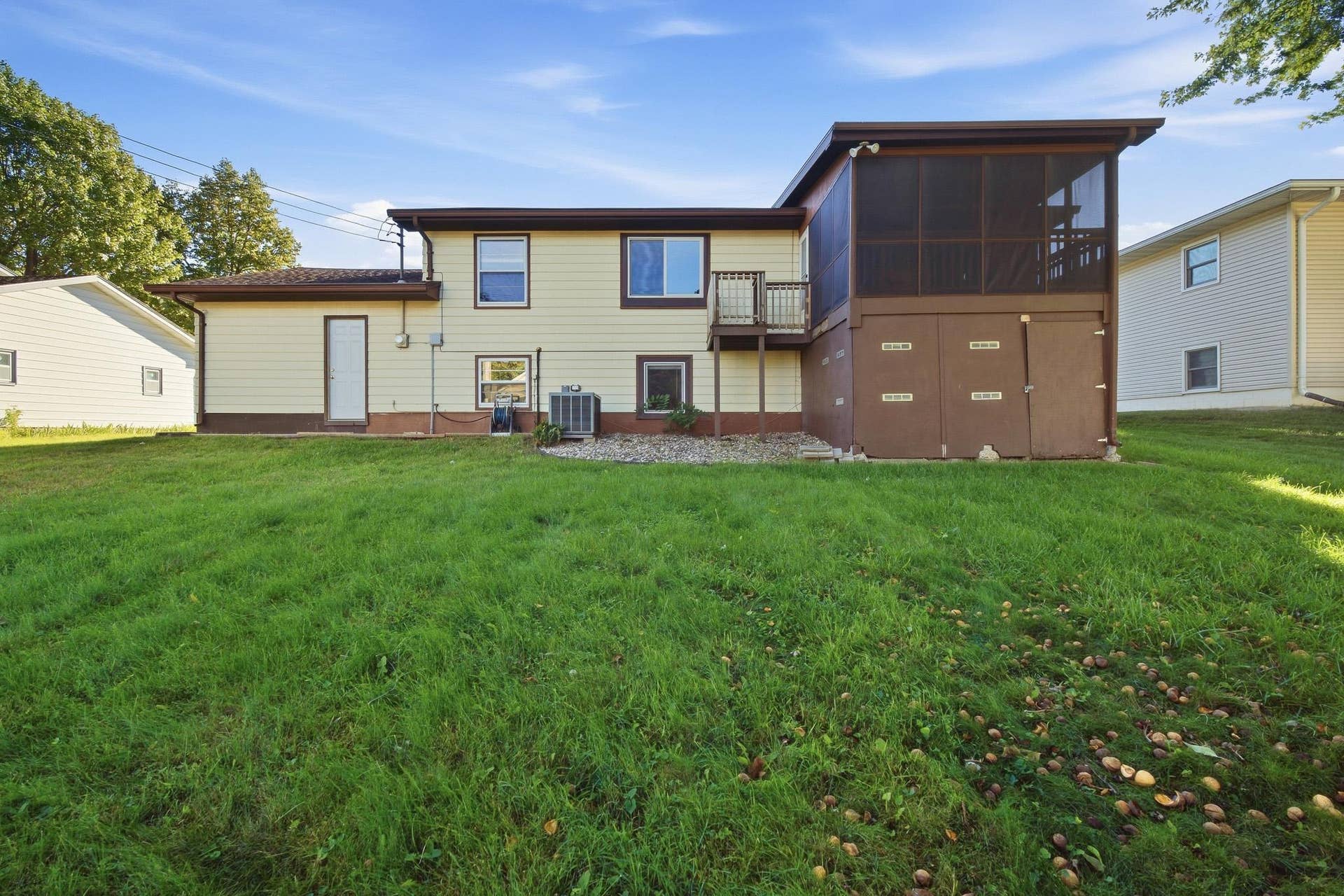 611 James Ave, Mankato, MN 56001 611 James Ave, Mankato, MN 56001