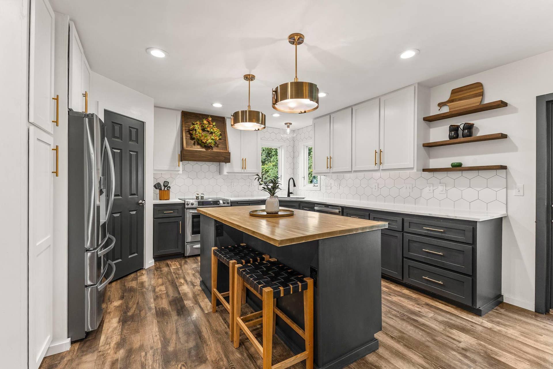 19497 Boston Street NW, Elk River, MN 55330 The kitchen is modern and bright.
