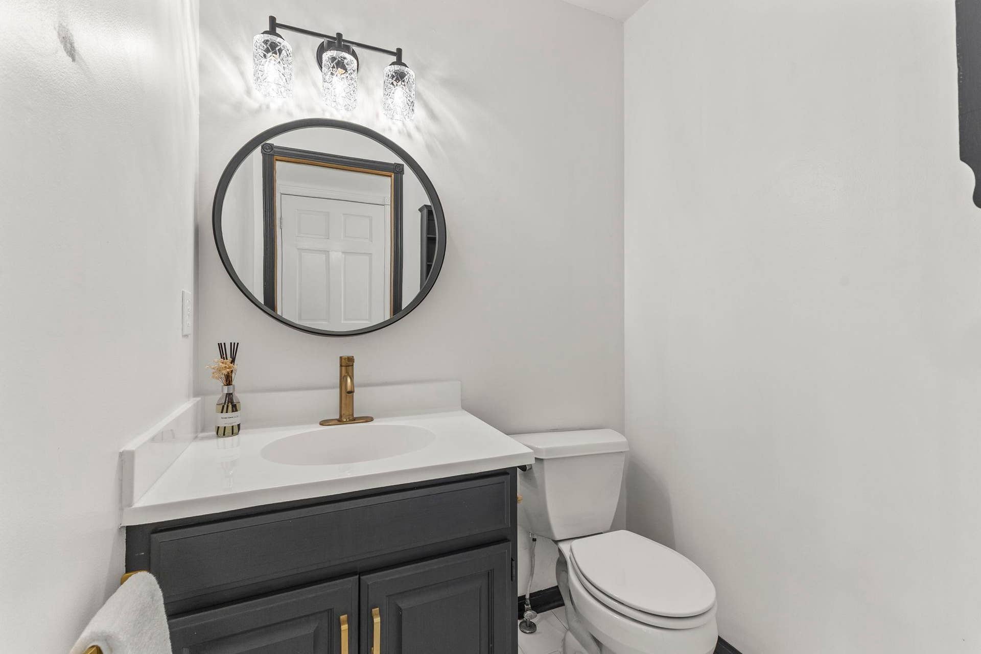 19497 Boston Street NW, Elk River, MN 55330 Main level 1/2 bathroom.