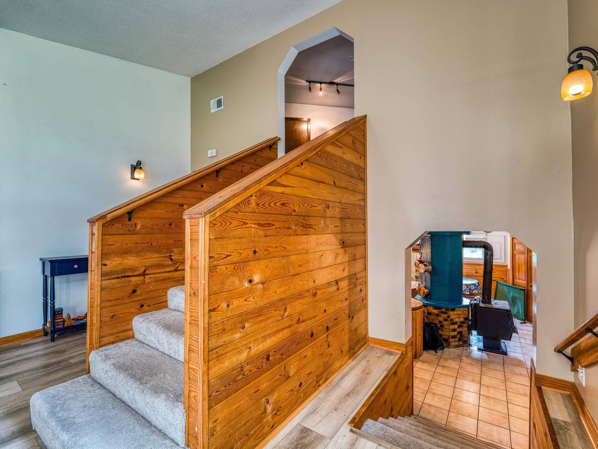 11081 Hillcrest Drive NE, Bemidji, MN 56601 New Carpet!