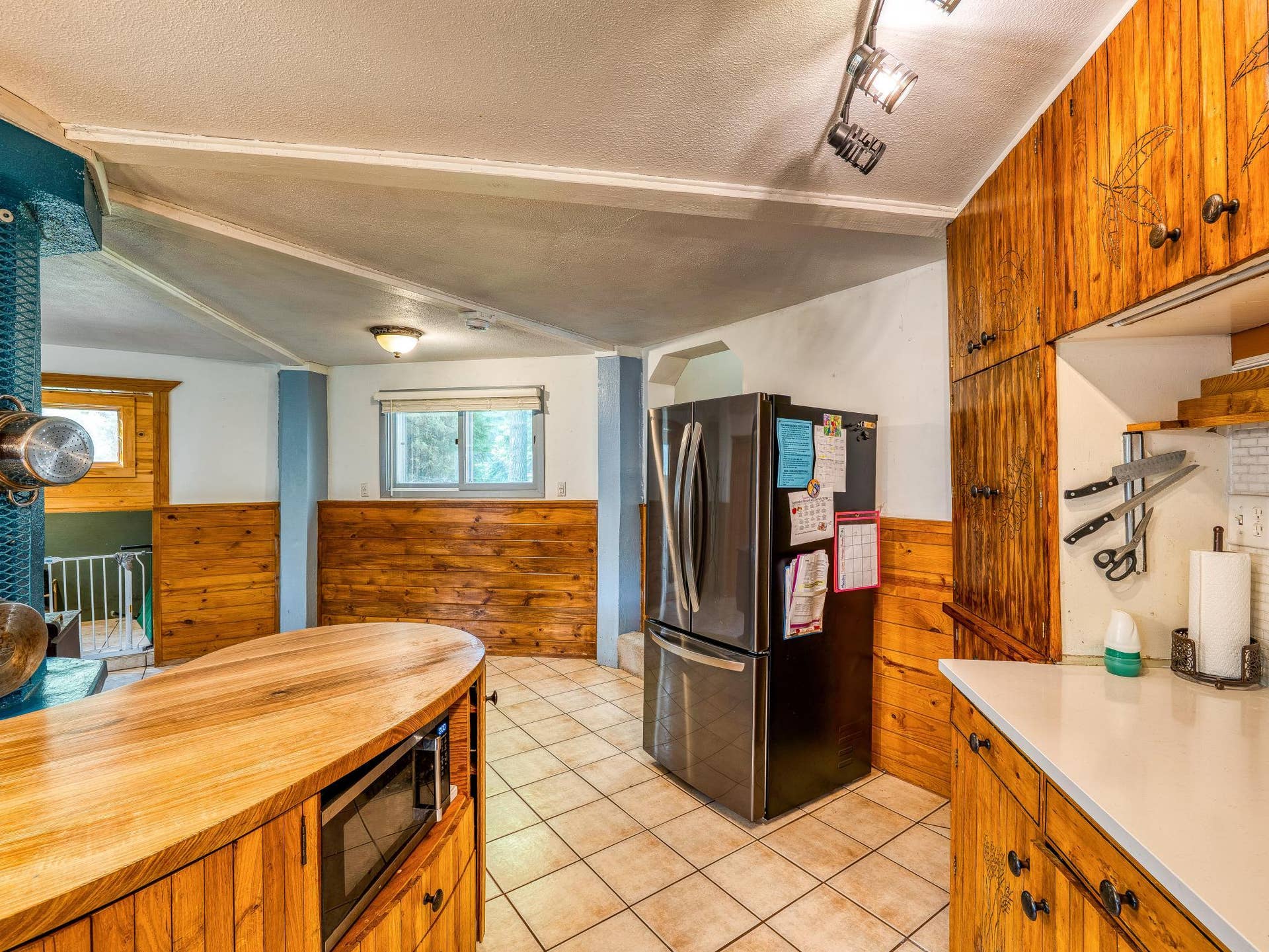 11081 Hillcrest Drive NE, Bemidji, MN 56601 Newer Refrigerator