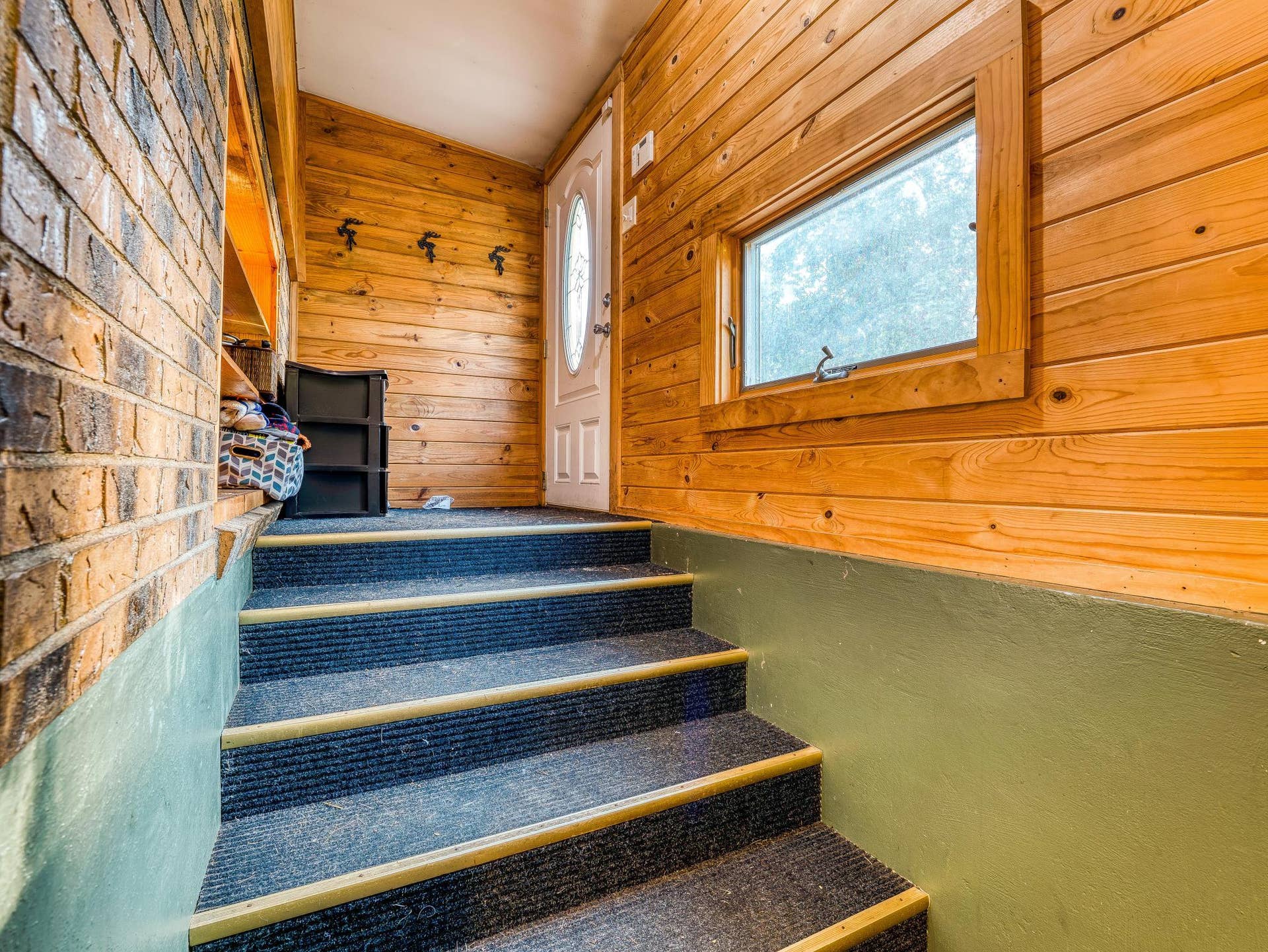 11081 Hillcrest Drive NE, Bemidji, MN 56601 Entry
