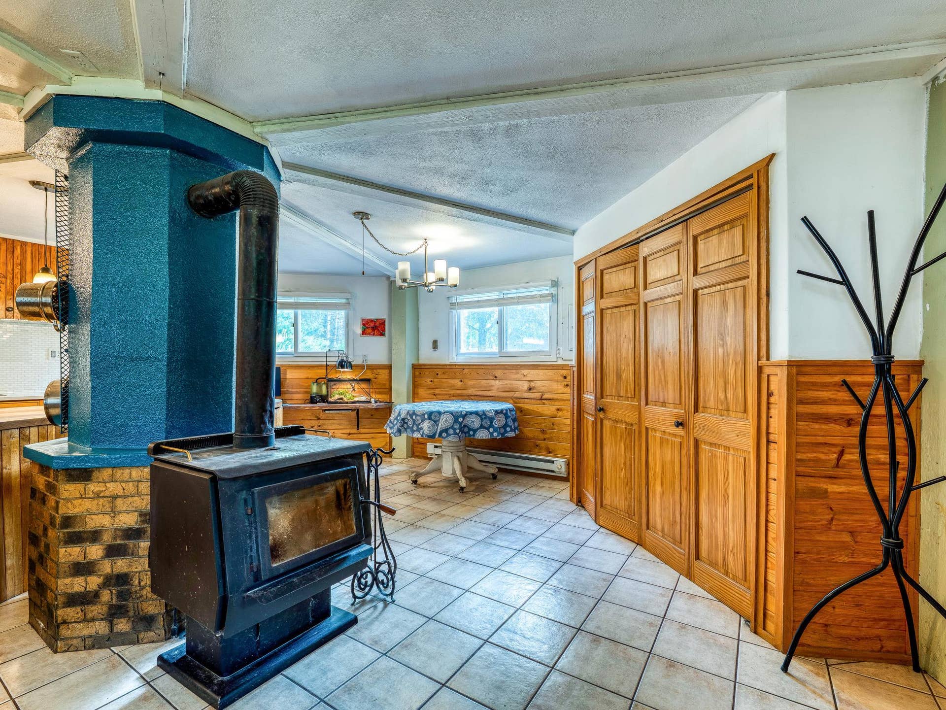 11081 Hillcrest Drive NE, Bemidji, MN 56601 Dining and Pantry in the Kitchen