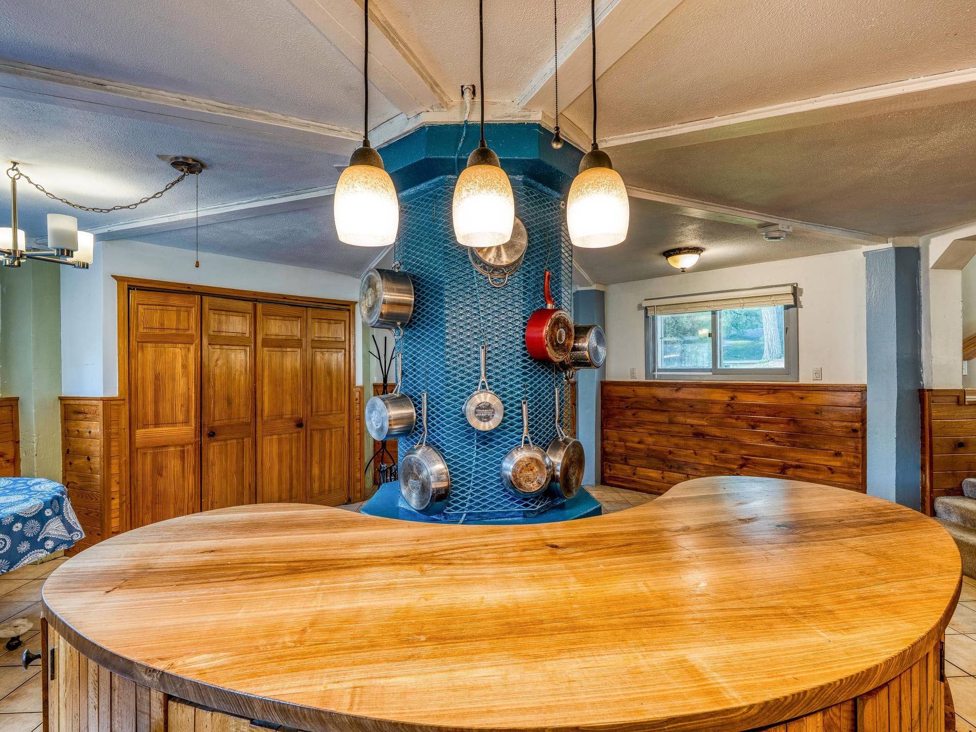 11081 Hillcrest Drive NE, Bemidji, MN 56601 Such a Fun Kitchen!