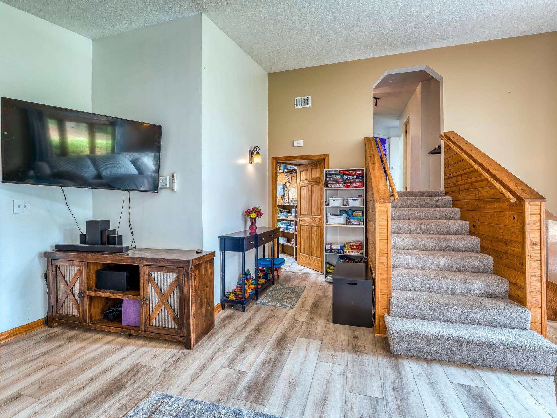 11081 Hillcrest Drive NE, Bemidji, MN 56601 New Flooring!