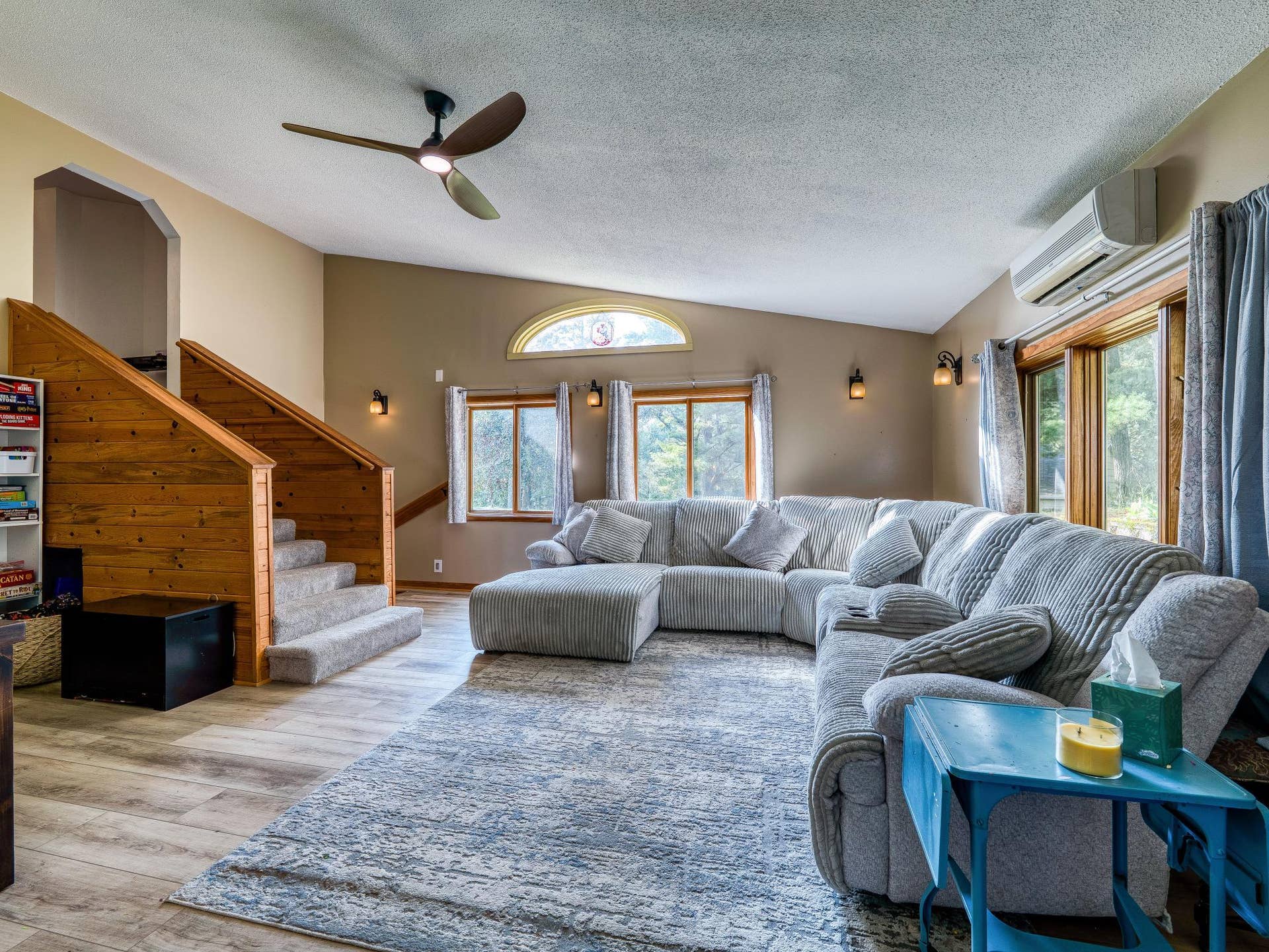 11081 Hillcrest Drive NE, Bemidji, MN 56601 Large Family Room!