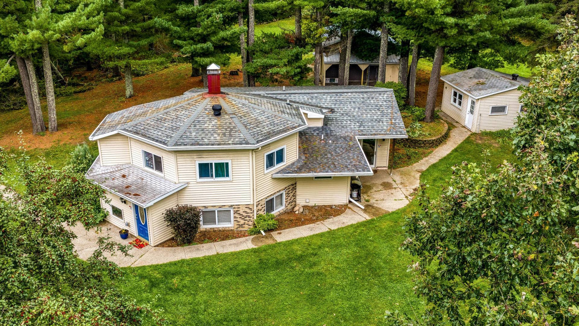 11081 Hillcrest Drive NE, Bemidji, MN 56601 DJI_20260917111923_0101_D.jpg
