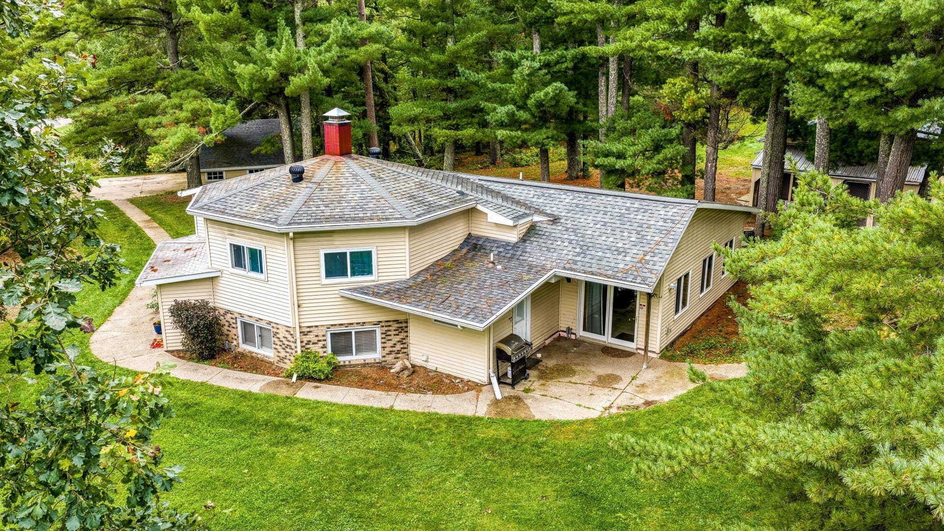 11081 Hillcrest Drive NE, Bemidji, MN 56601 DJI_20260917112056_0111_D.jpg