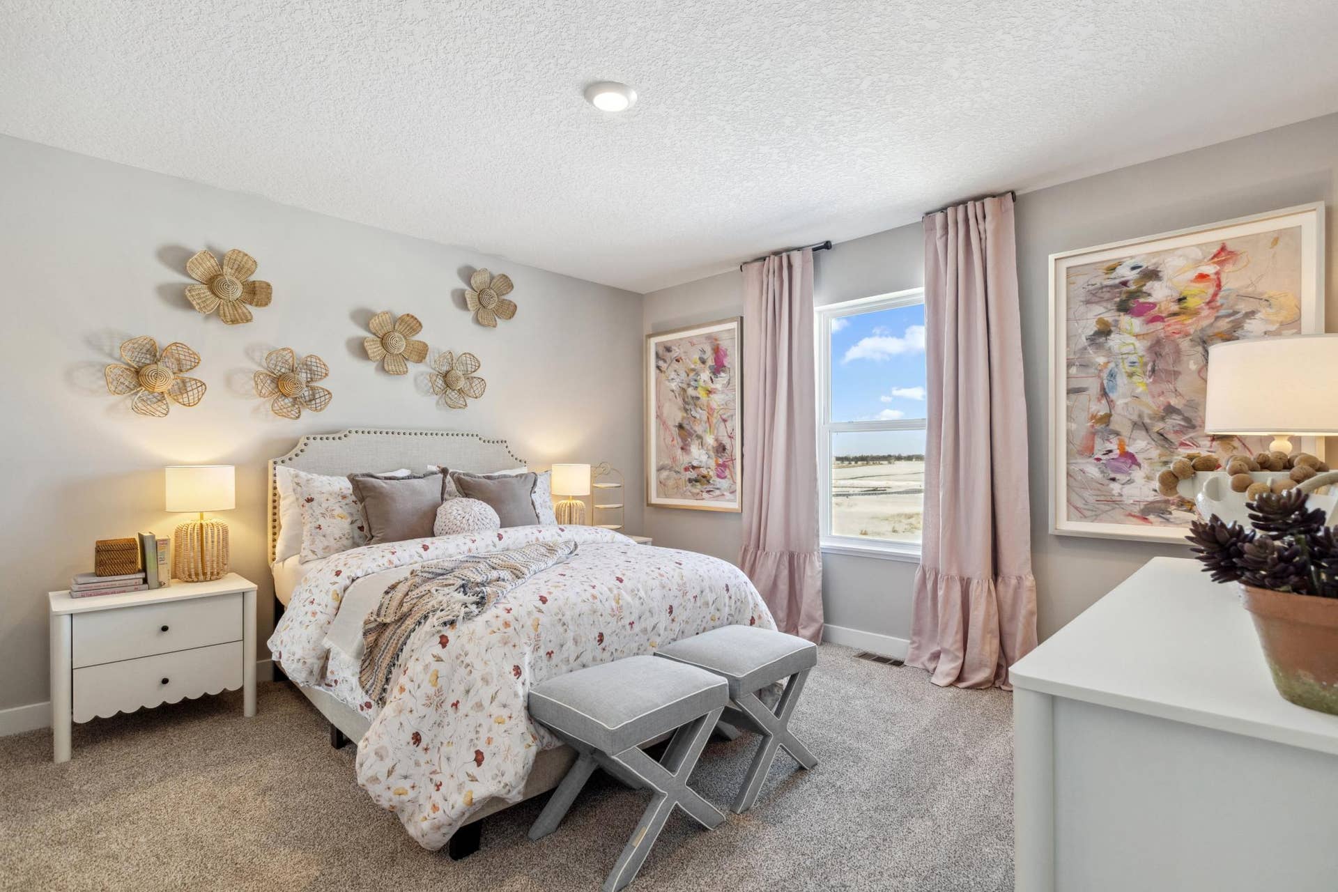 4901 Blake Way, Woodbury, MN 55129 Bedrooms #2 with walk in closet.