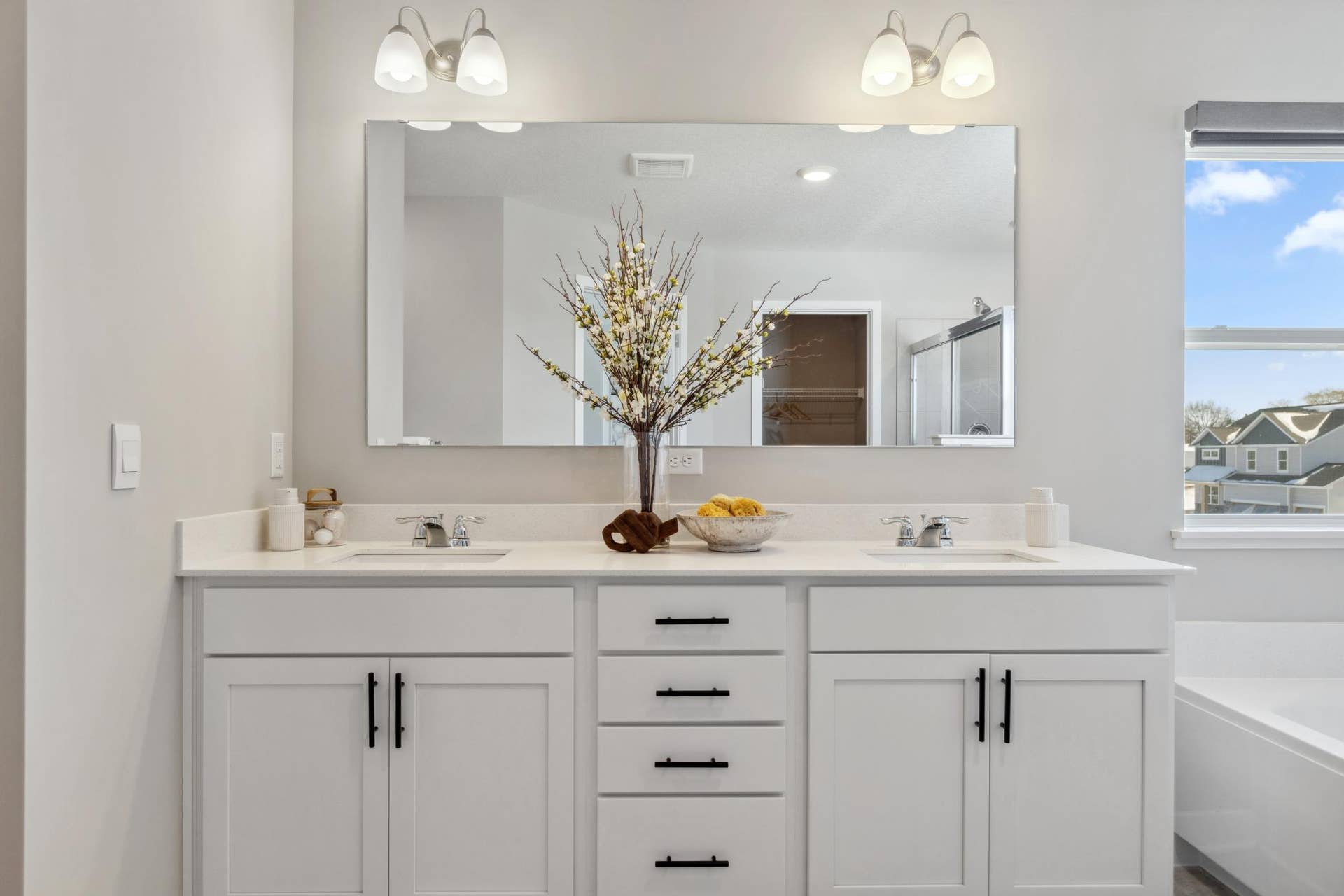 4901 Blake Way, Woodbury, MN 55129 Quartz counters with 2 sinks in primary bath.