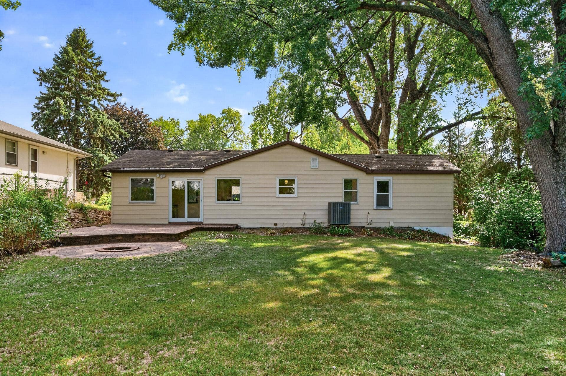 651 46 1/2 Avenue NE, Columbia Heights, MN 55421 22_651_46__Ave22_mls.jpg