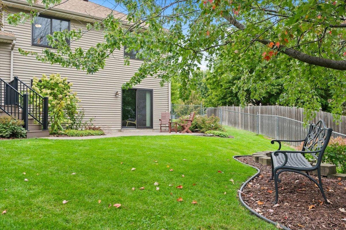 8821 Rainier Court, Woodbury, MN 55125 44-DSC08137_1.jpg